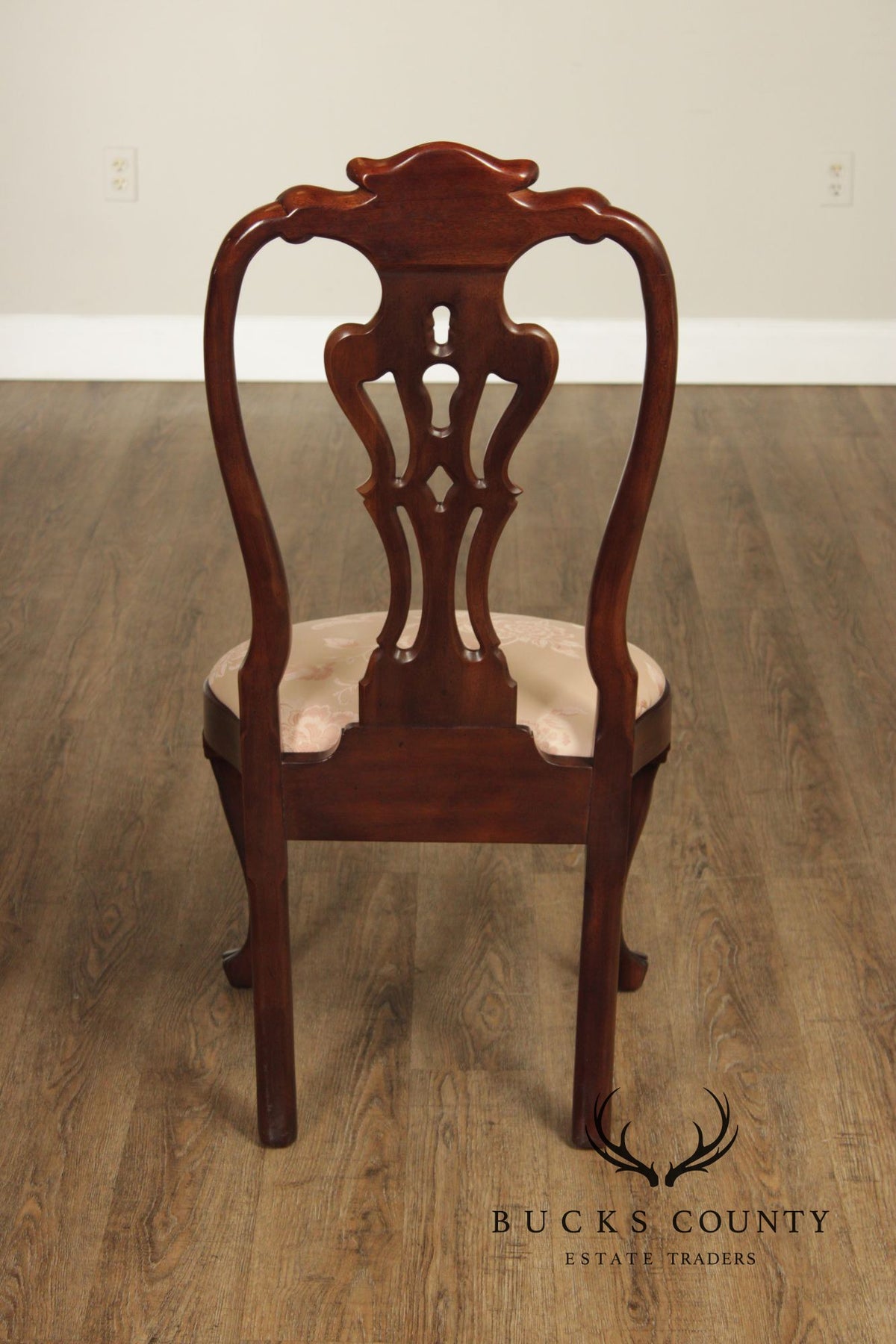 Henredon Rittenhouse Square Collection Queen Anne Style Set of Eight Mahogany Dining Chairs