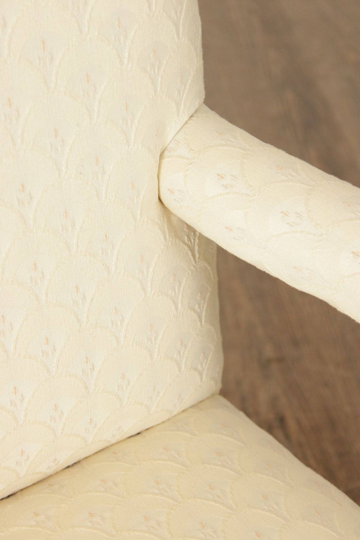 Thomasville Georgian Style Pair of Carved Mahogany Armchairs