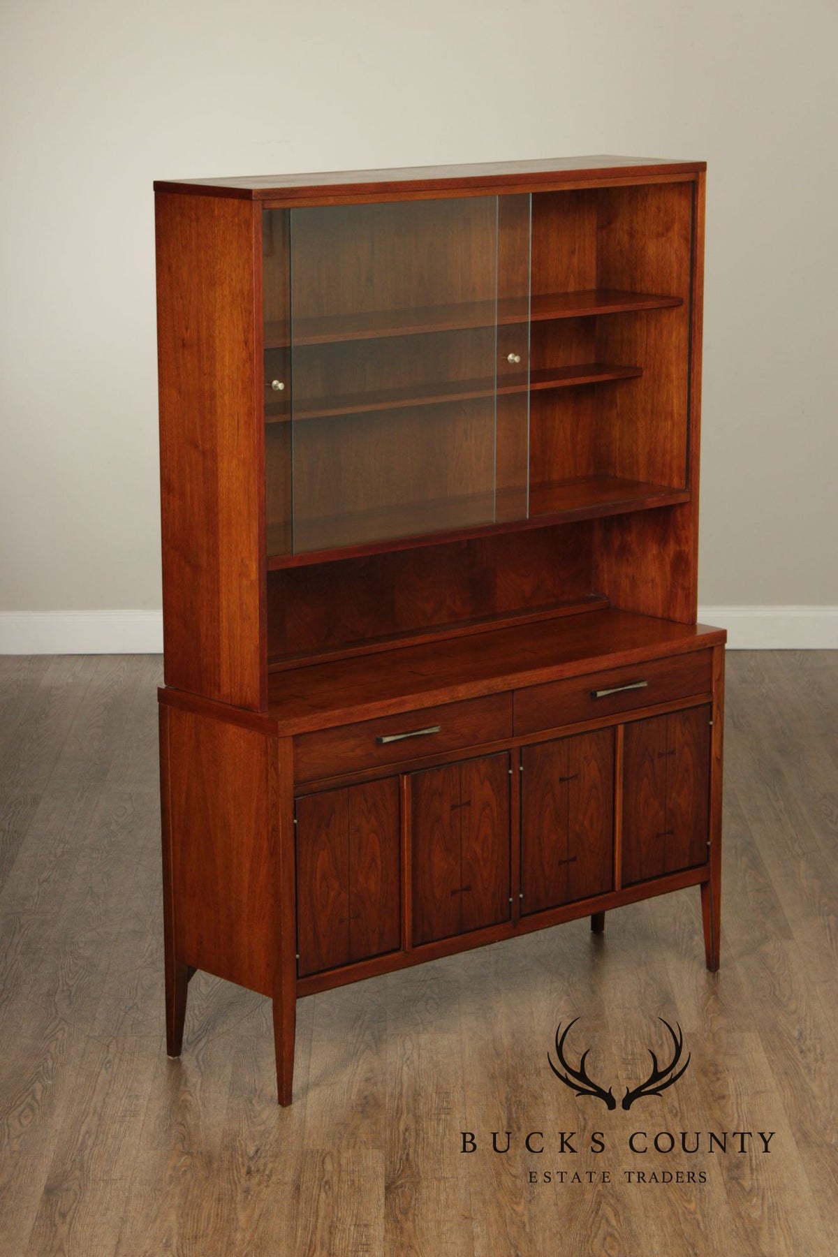 Lane 'Tuxedo' Mid Century Modern Walnut China Cabinet