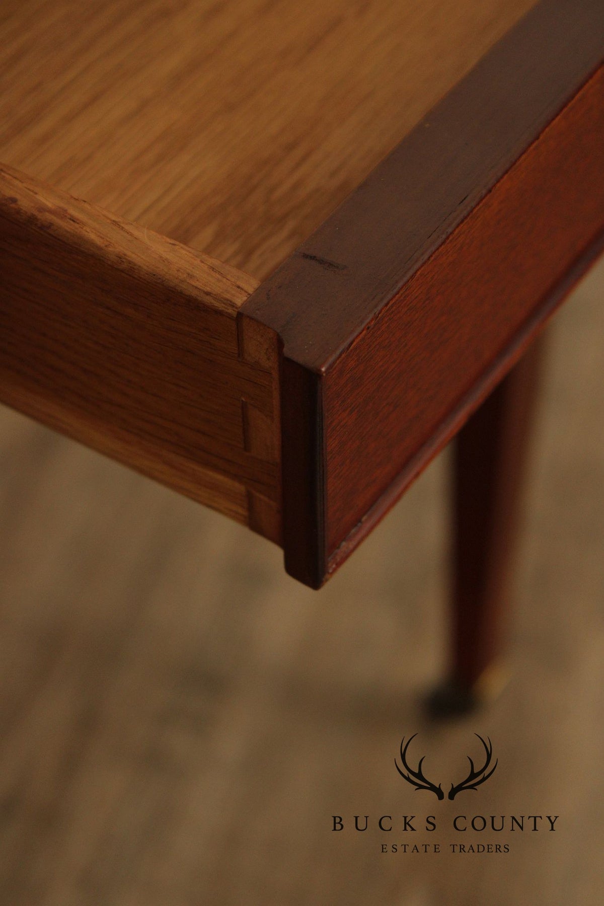 Baker Hepplewhite Style Mahogany Pembroke Drop-Leaf Table