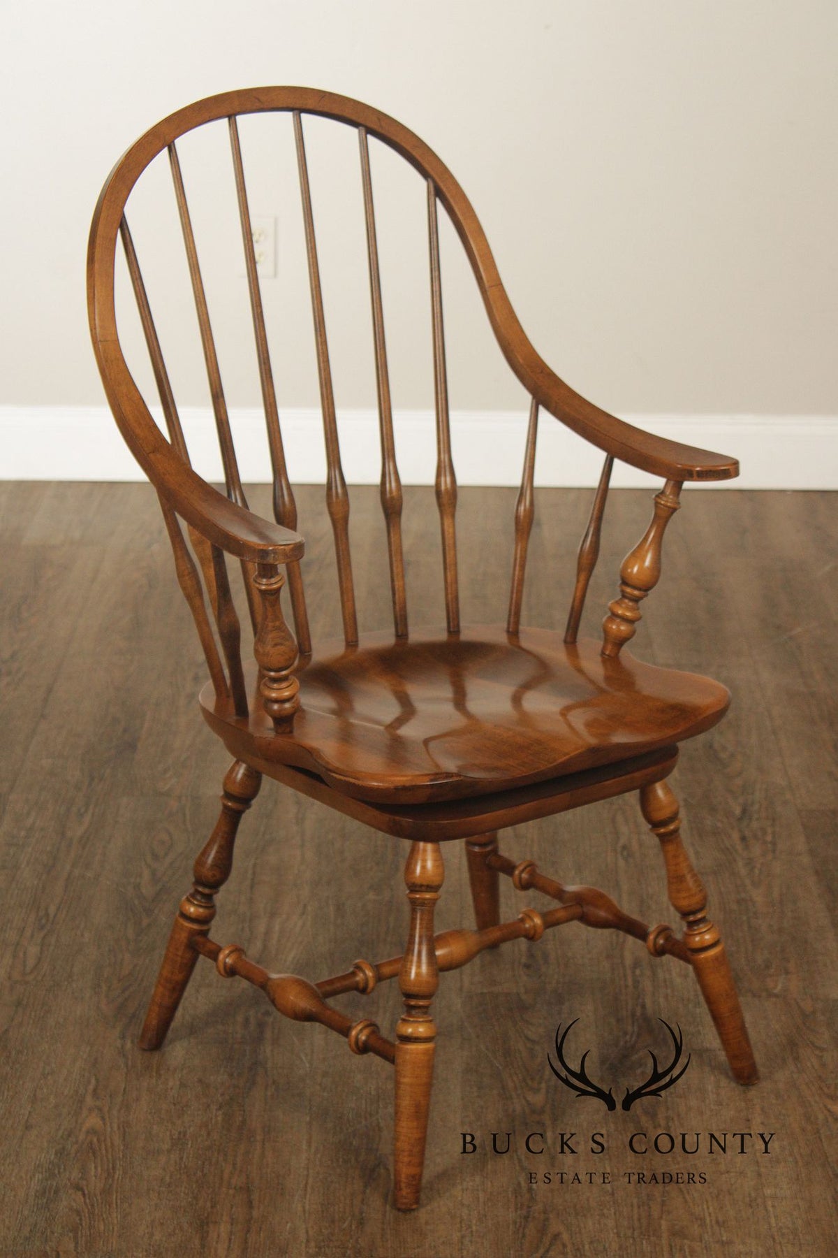 Ethan Allen Colonial Maple Windsor Style Swivel Armchair