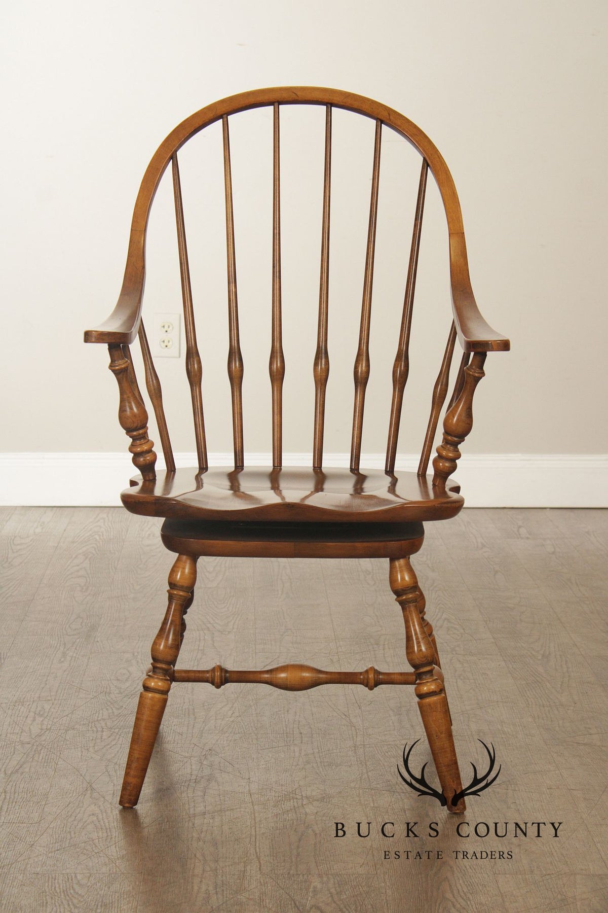 Ethan Allen Colonial Maple Windsor Style Swivel Armchair
