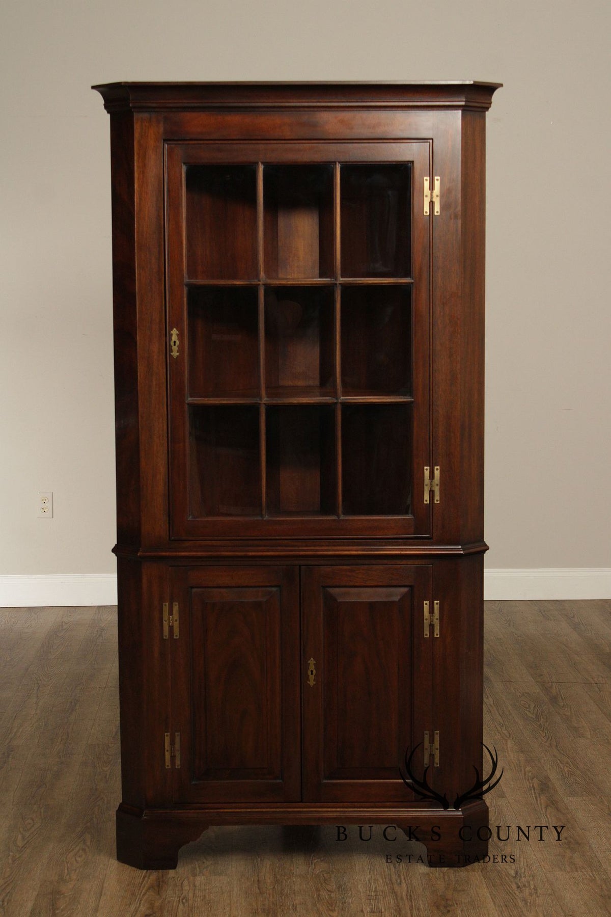 Henkel Harris Virginia Galleries Mahogany Corner Cabinet