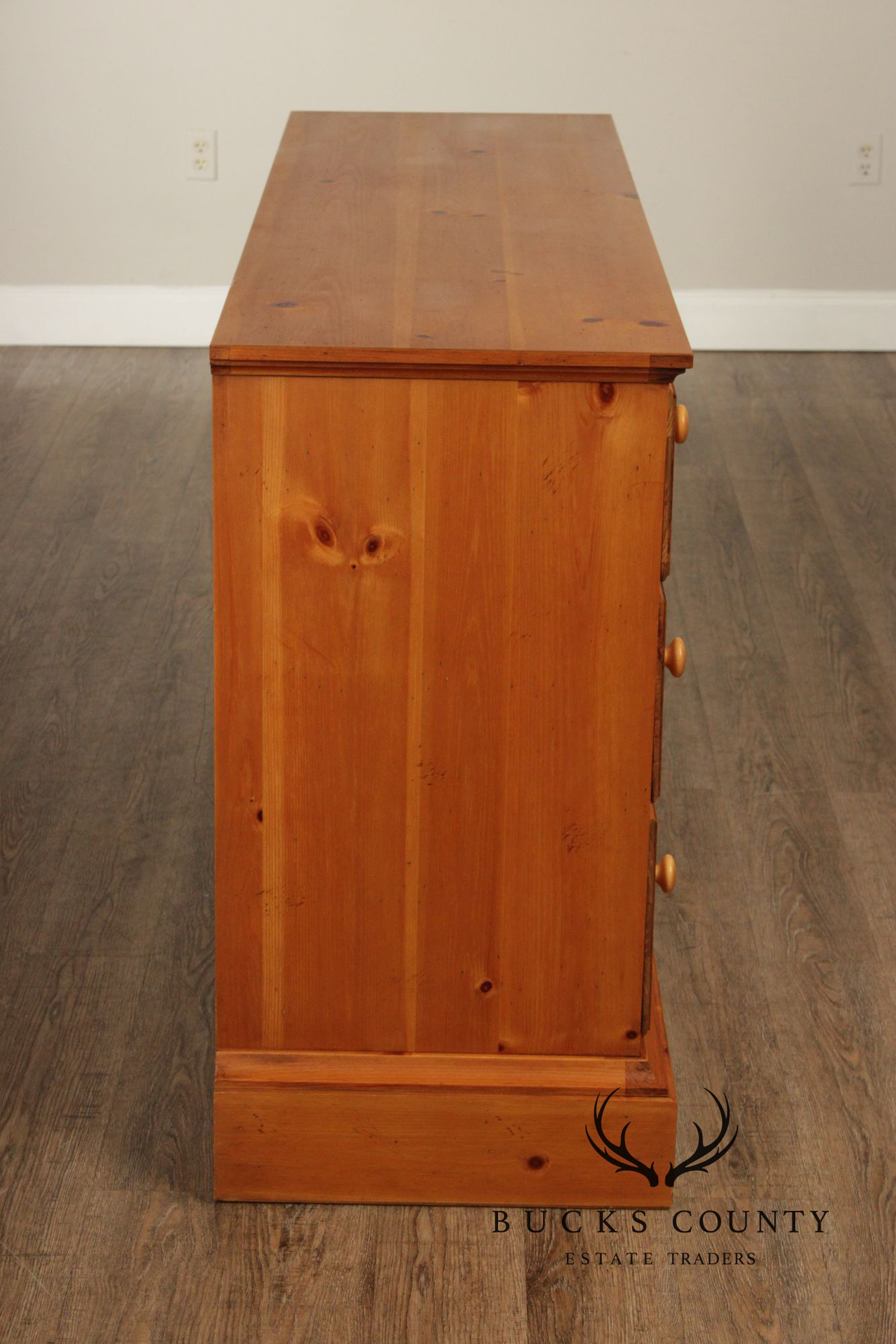 Lane 'The America Collection' Pine Dresser