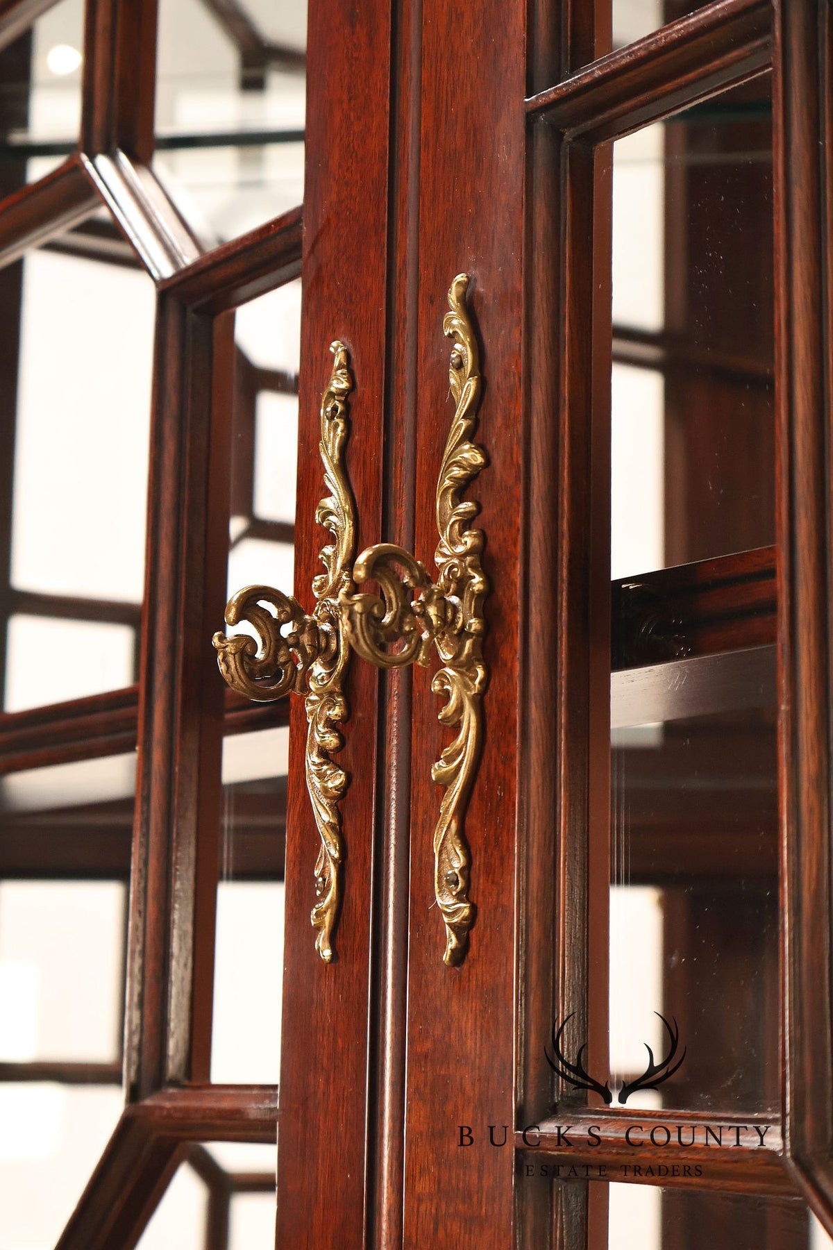 Henkel Harris Mahogany Chippendale Style Corner China Cabinet