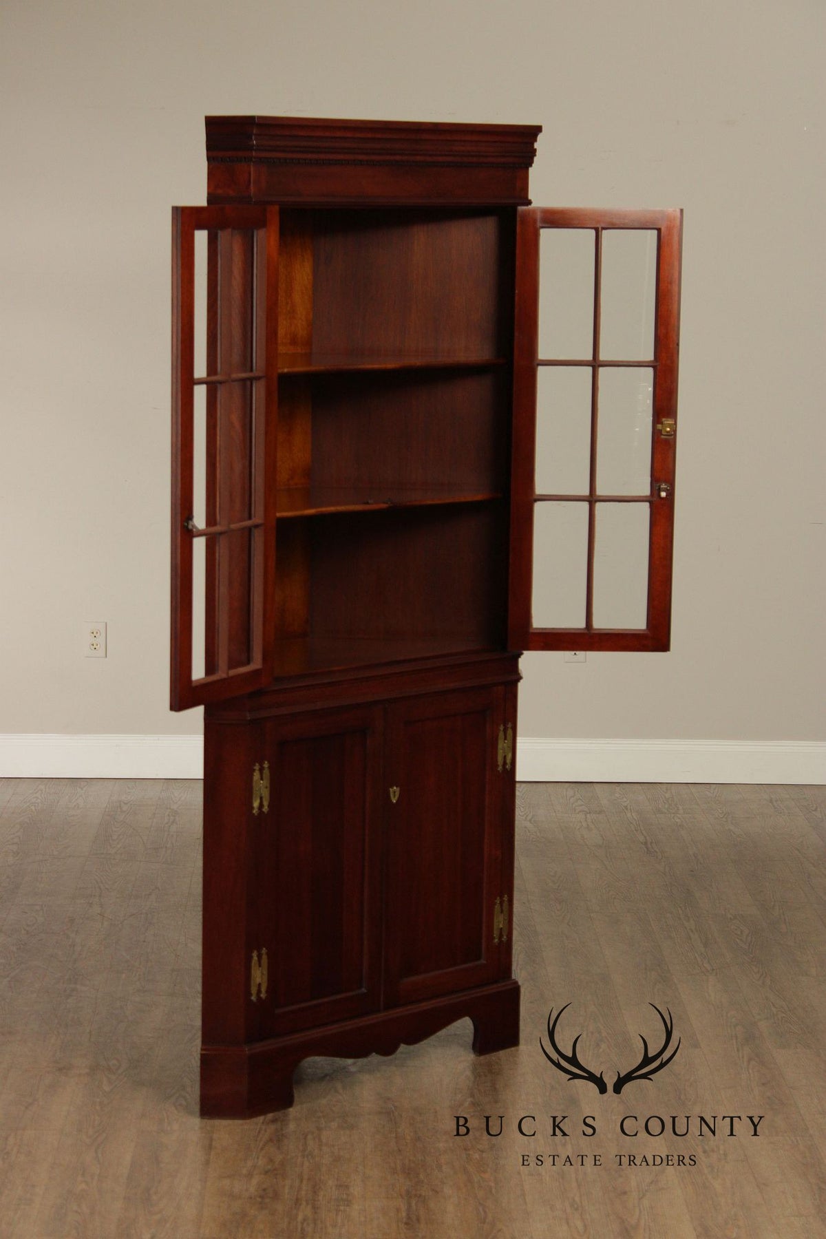 Craftique Chippendale Style Mahogany Corner Cabinet
