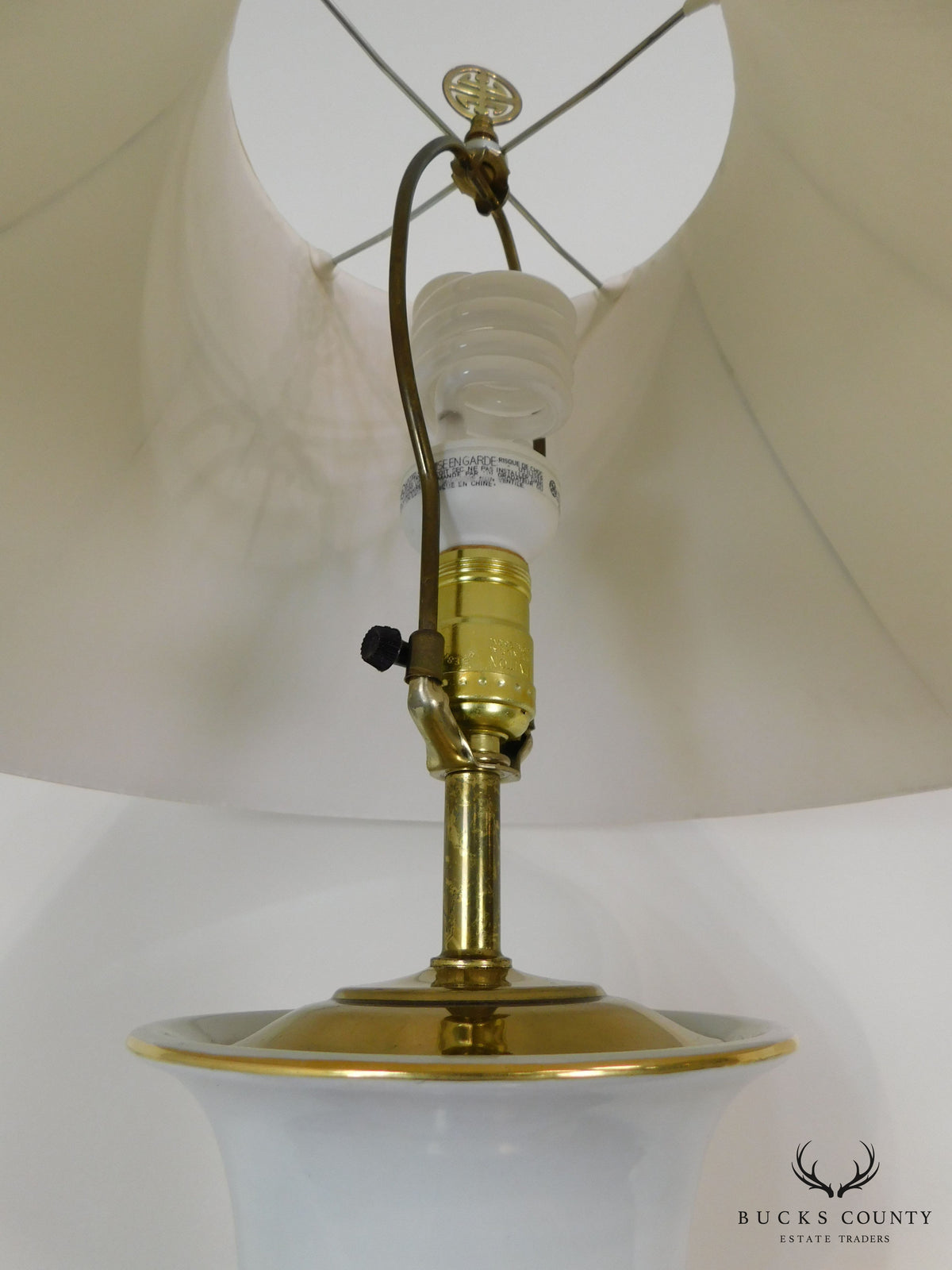 Quality Asian Style Floral Porcelain Table Lamp
