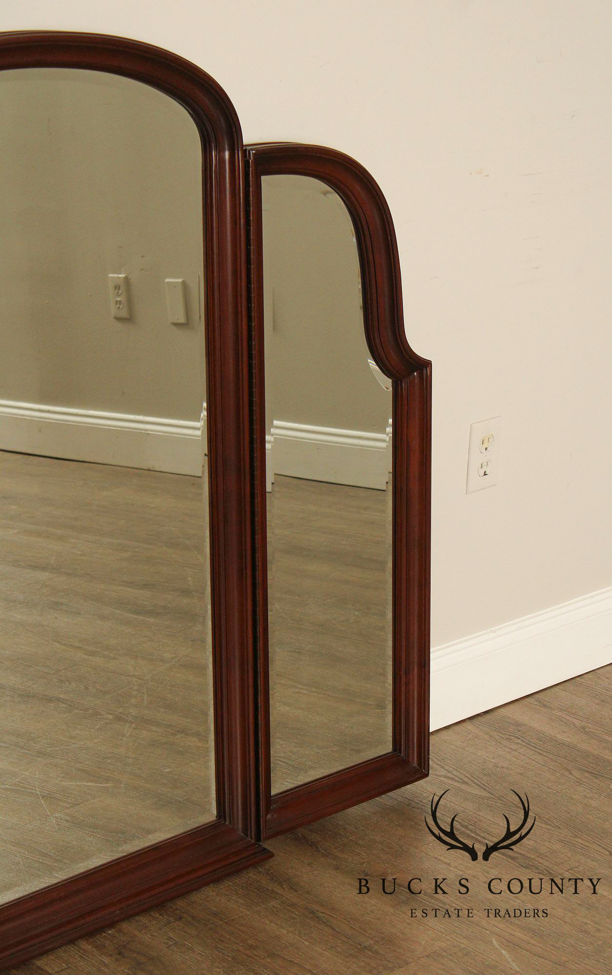 Ethan Allen 'Georgian Court' Cherry Tri-Fold Dresser Mirror