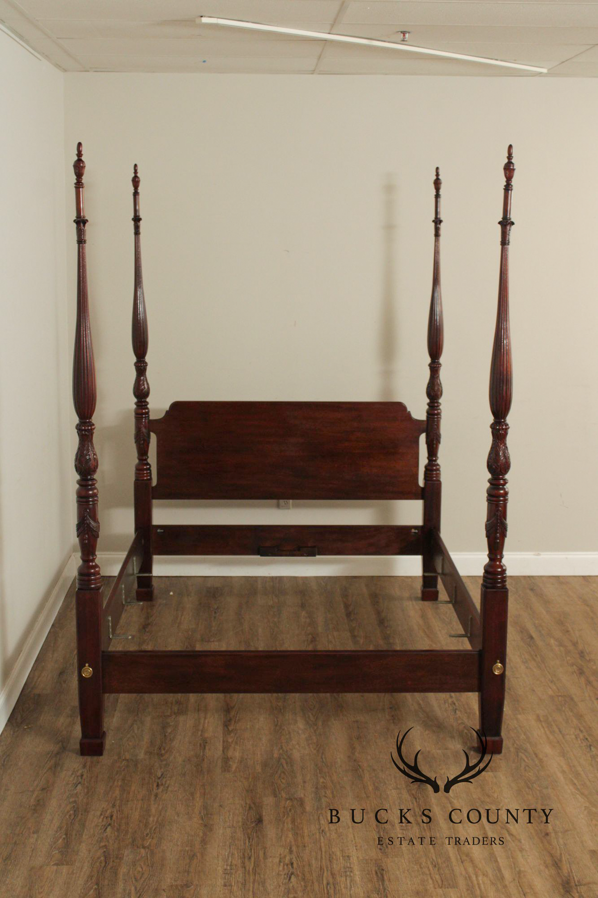 Henredon Georgian Chippendale Style Mahogany Traditional Queen Poster Bed