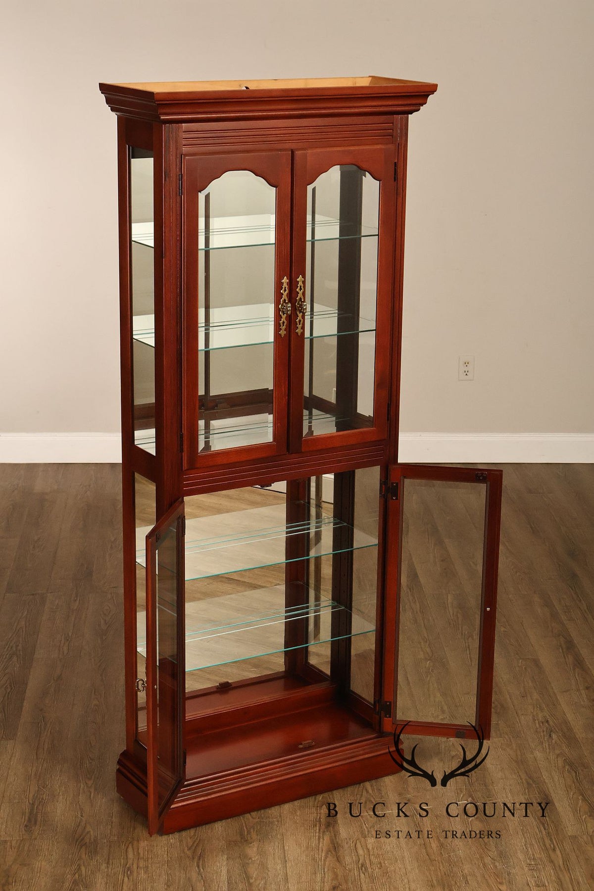 Pulaski Furniture Curio Display Cabinet