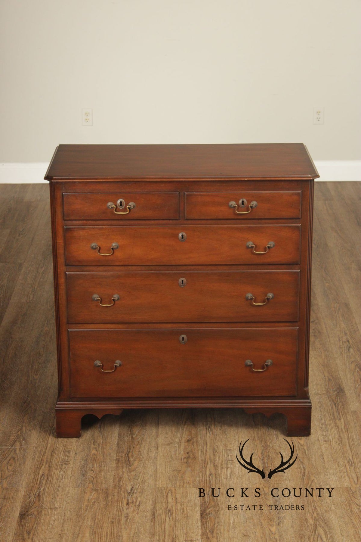 Kittinger Georgian Style Colonial Williamsburg Mahogany Chest Of Drawers