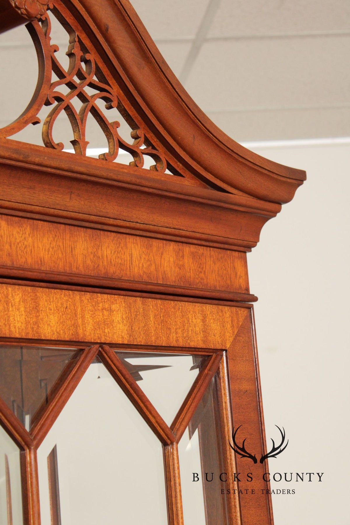 Henkel Harris Georgian Style Mahogany Display Case Cabinet