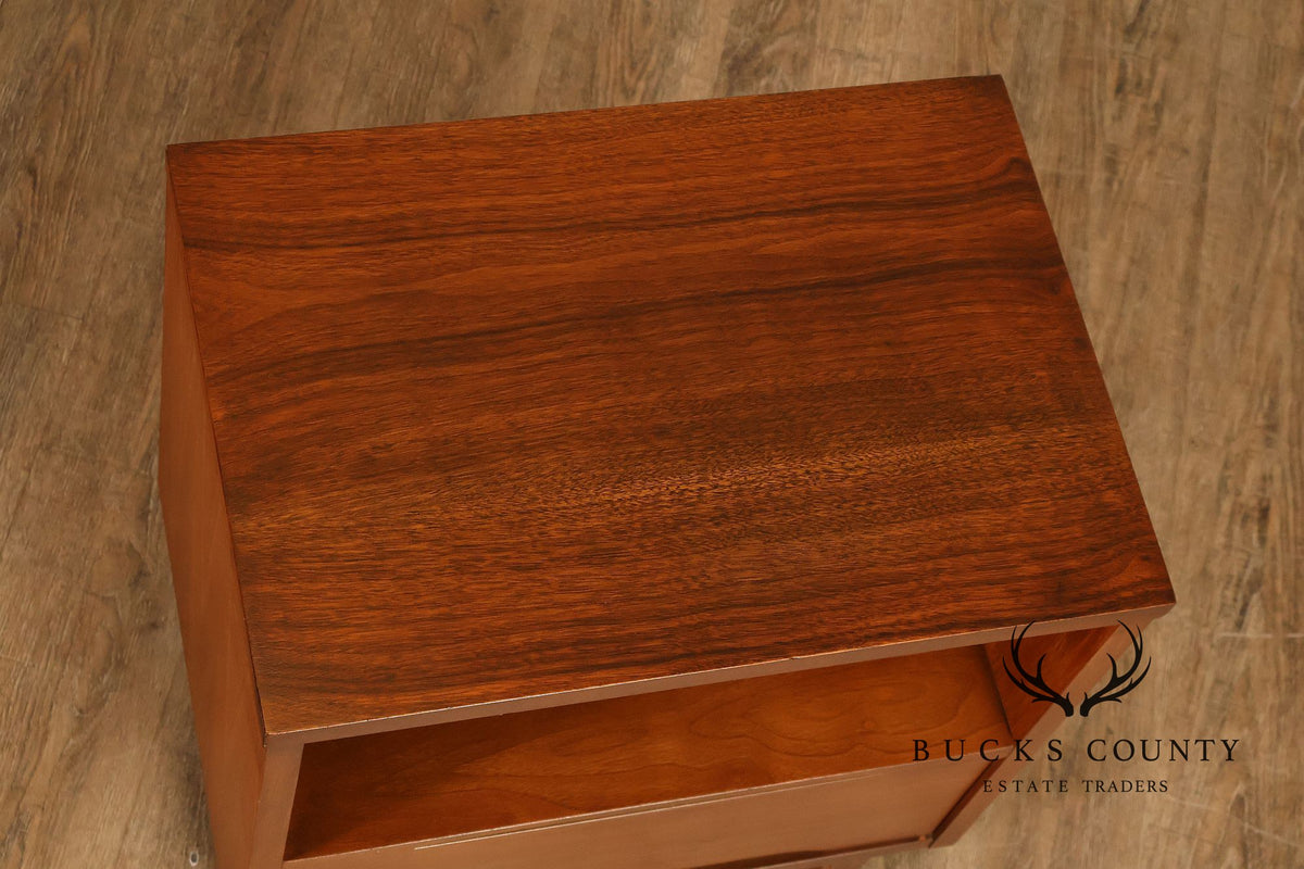Stanley Furniture Mid Century Modern Pair of Walnut Nightstands