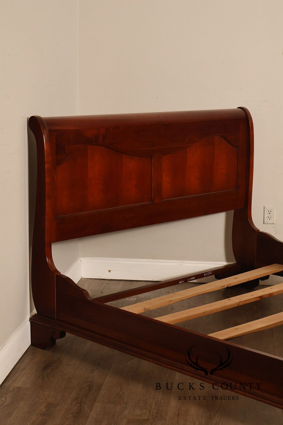 Statton Solid Cherry Queen Size Sleigh Bed