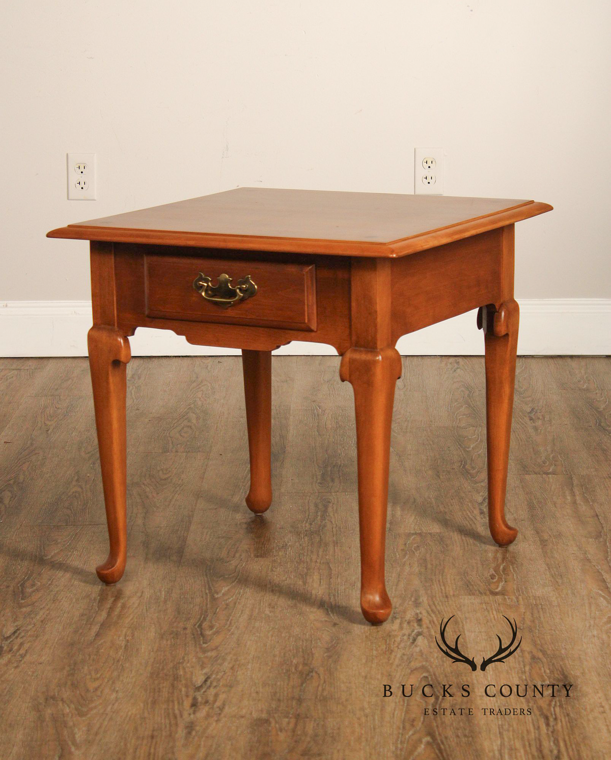 Ethan Allen Queen Anne Style Maple End Table