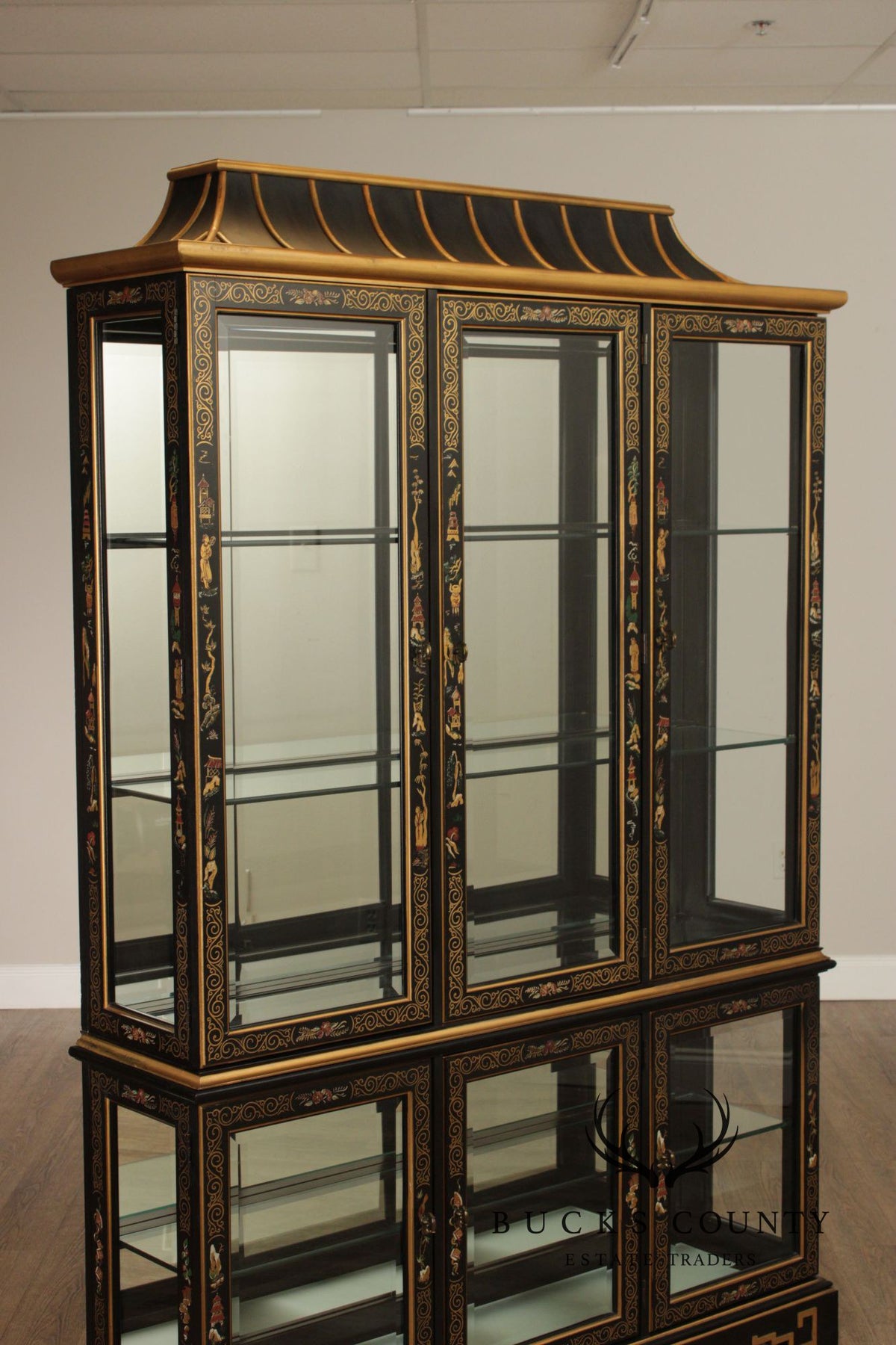 PULASKI FURNITURE CHINOISERIE PAGODA DISPLAY CABINET