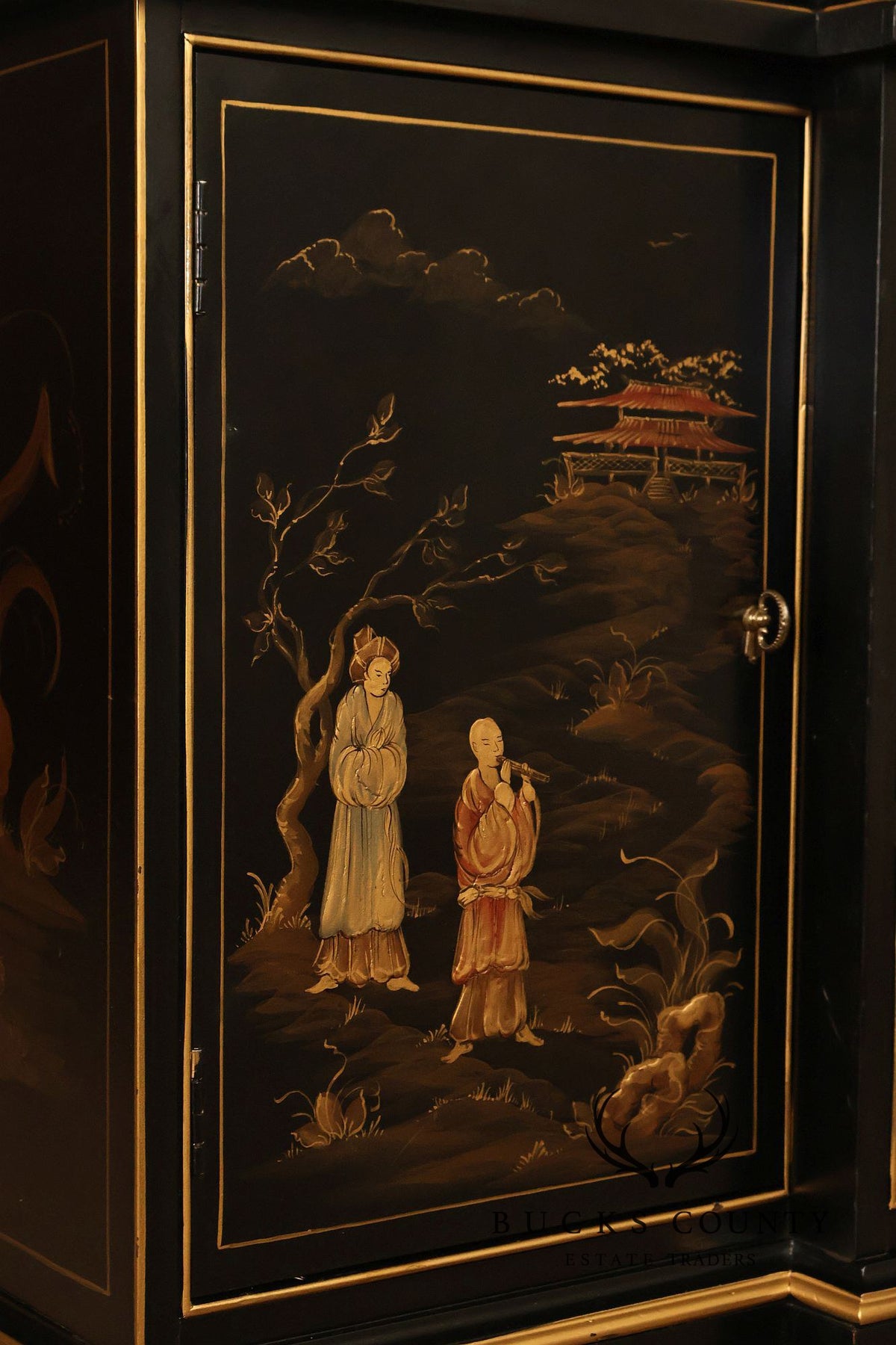 Hickory American Masterpiece Collection Vintage Chinoiserie China Cabinet