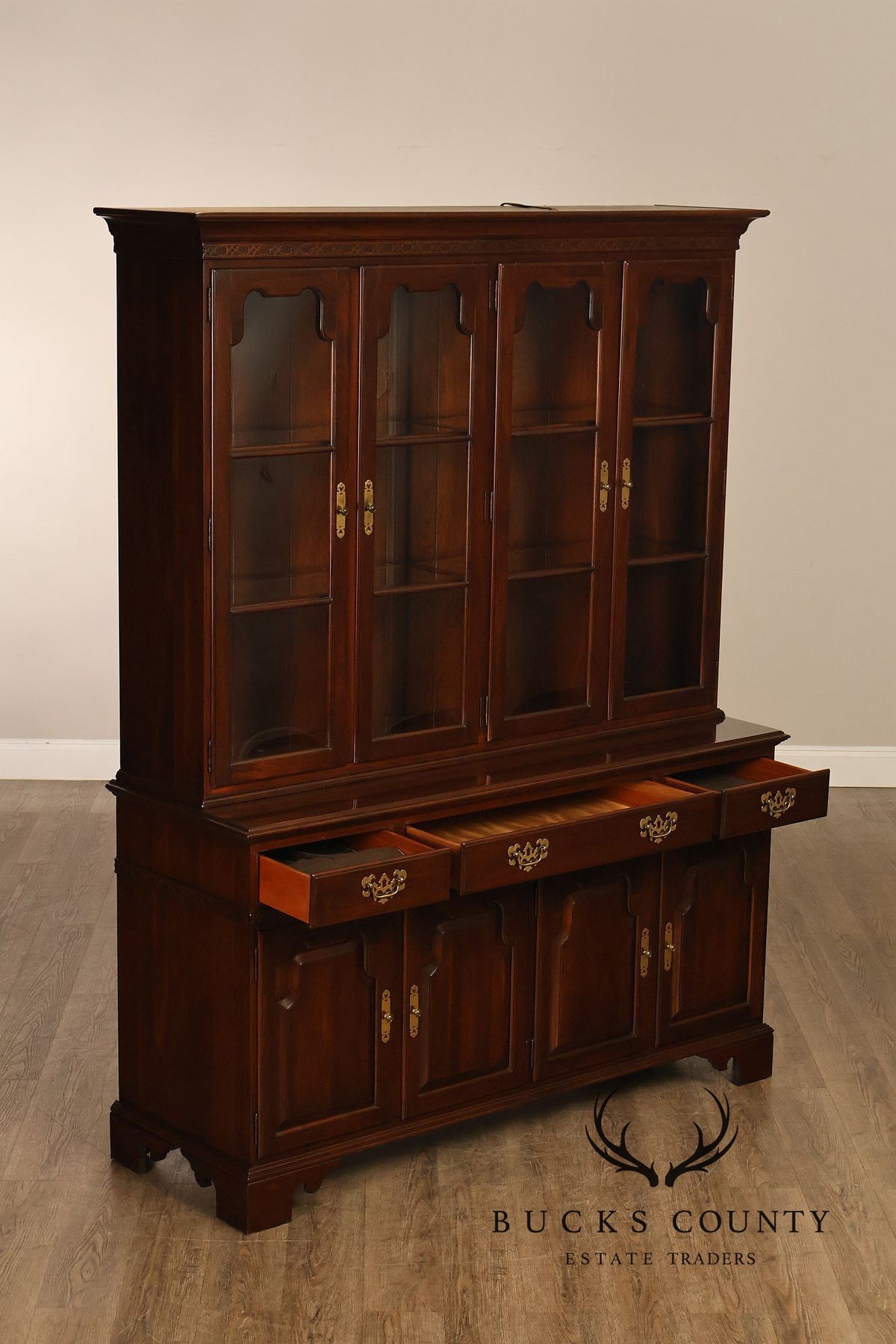 Ethan Allen 'Georgian Court' Cherry China Cabinet