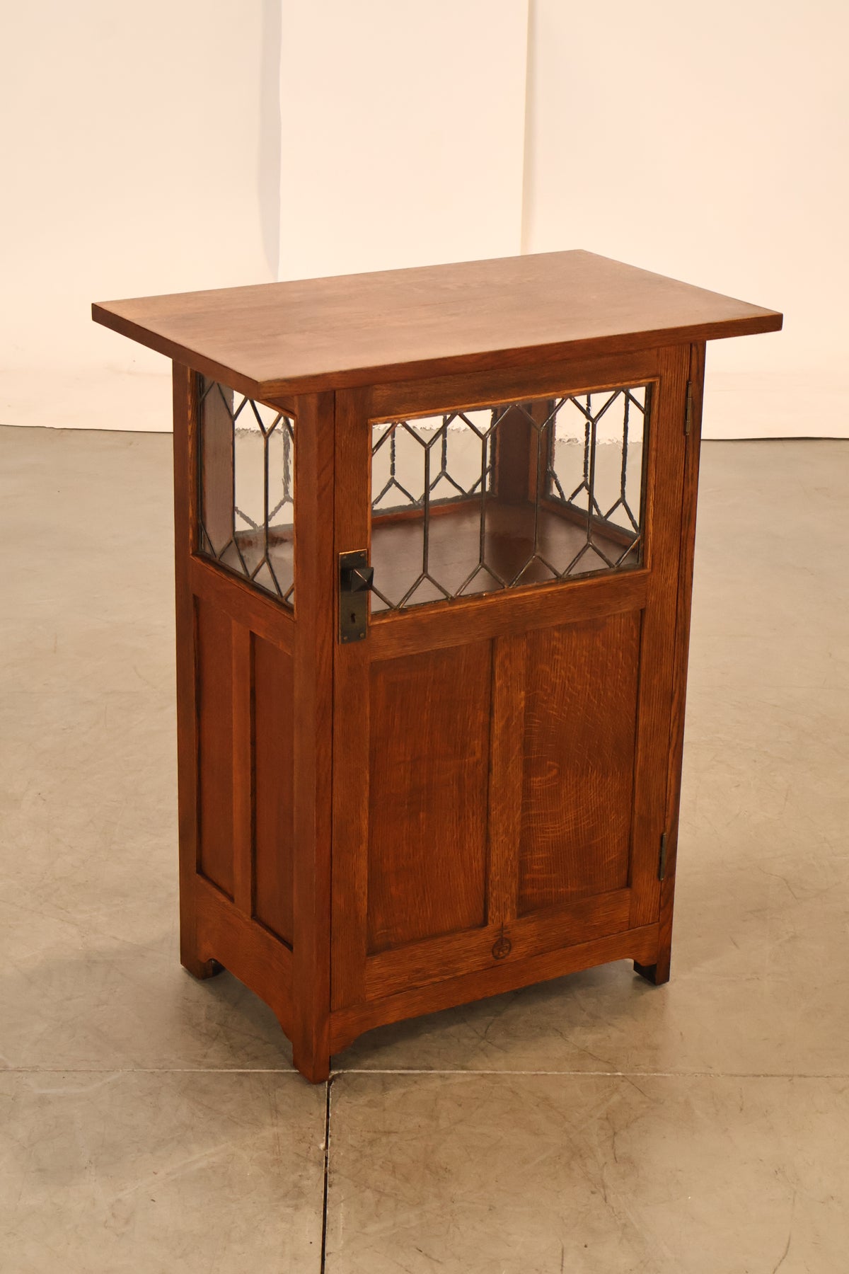 Stickley Mission Collection Roycroft Oak Chafing Cabinet