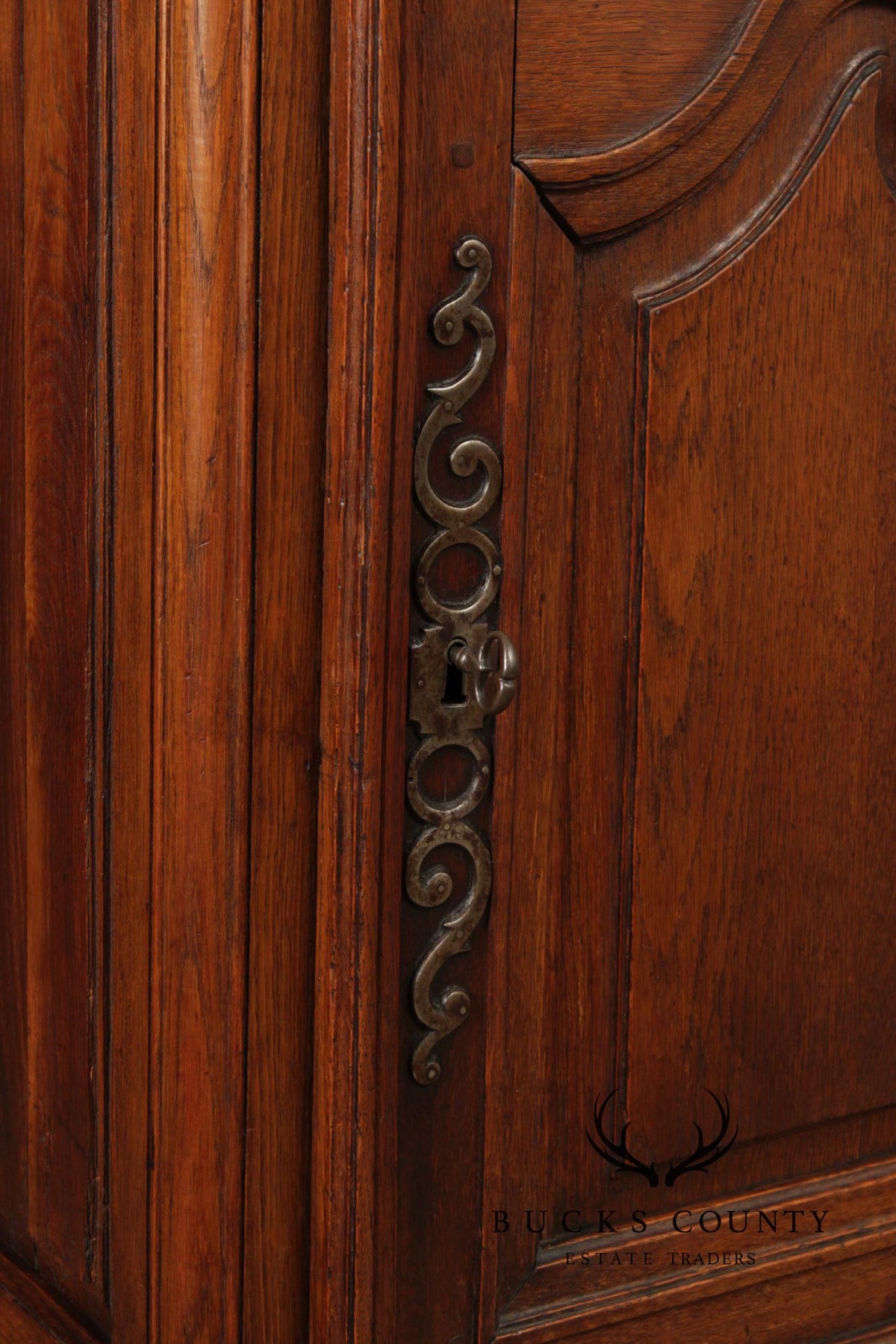 Antique 19th Century French Louis XV Style Solid Oak Petite Cabinet With Drawer And Scalloped Apron