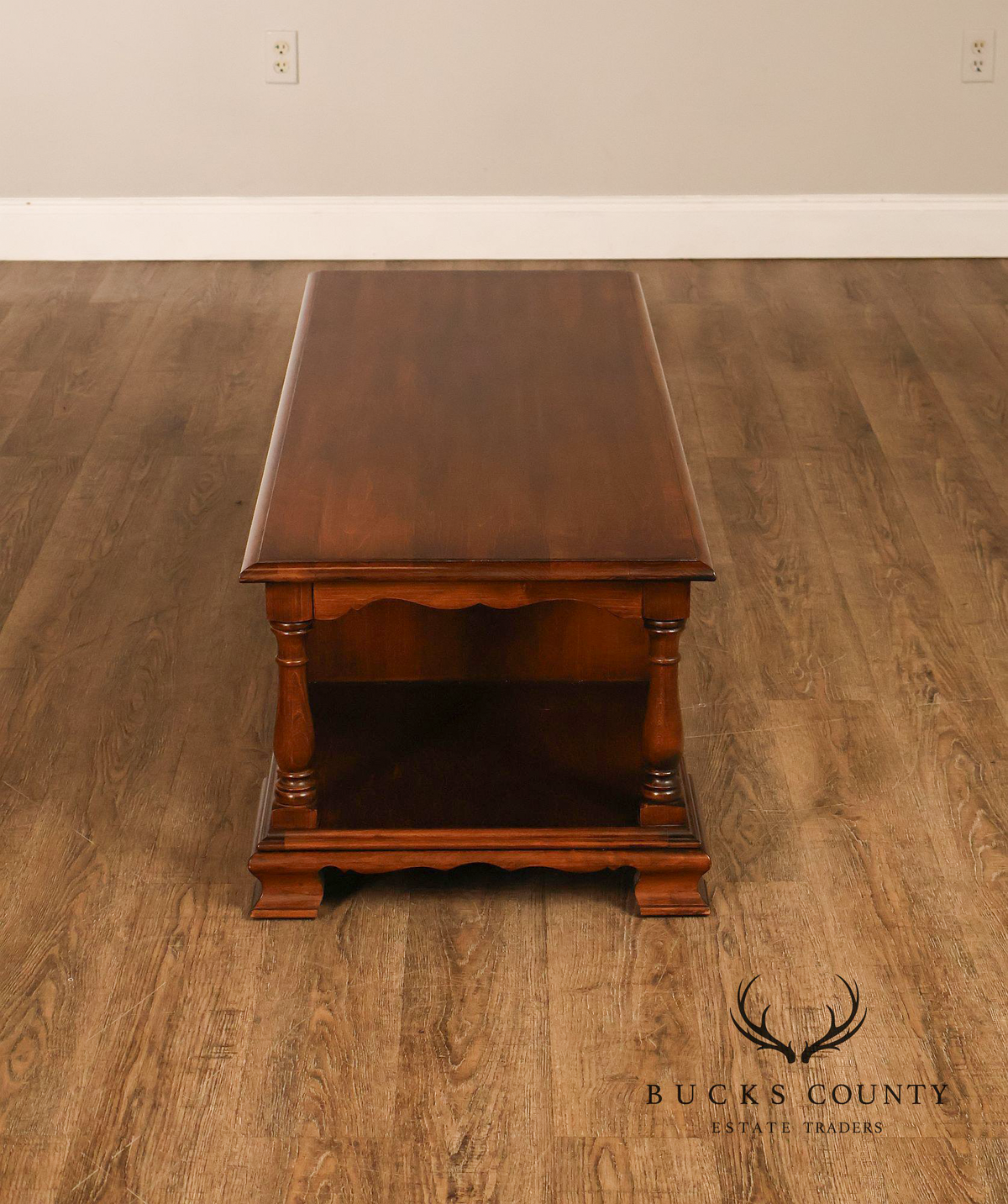 Pennsylvania House Traditional Style Vintage Maple Long Coffee Table With Cabinet Storage