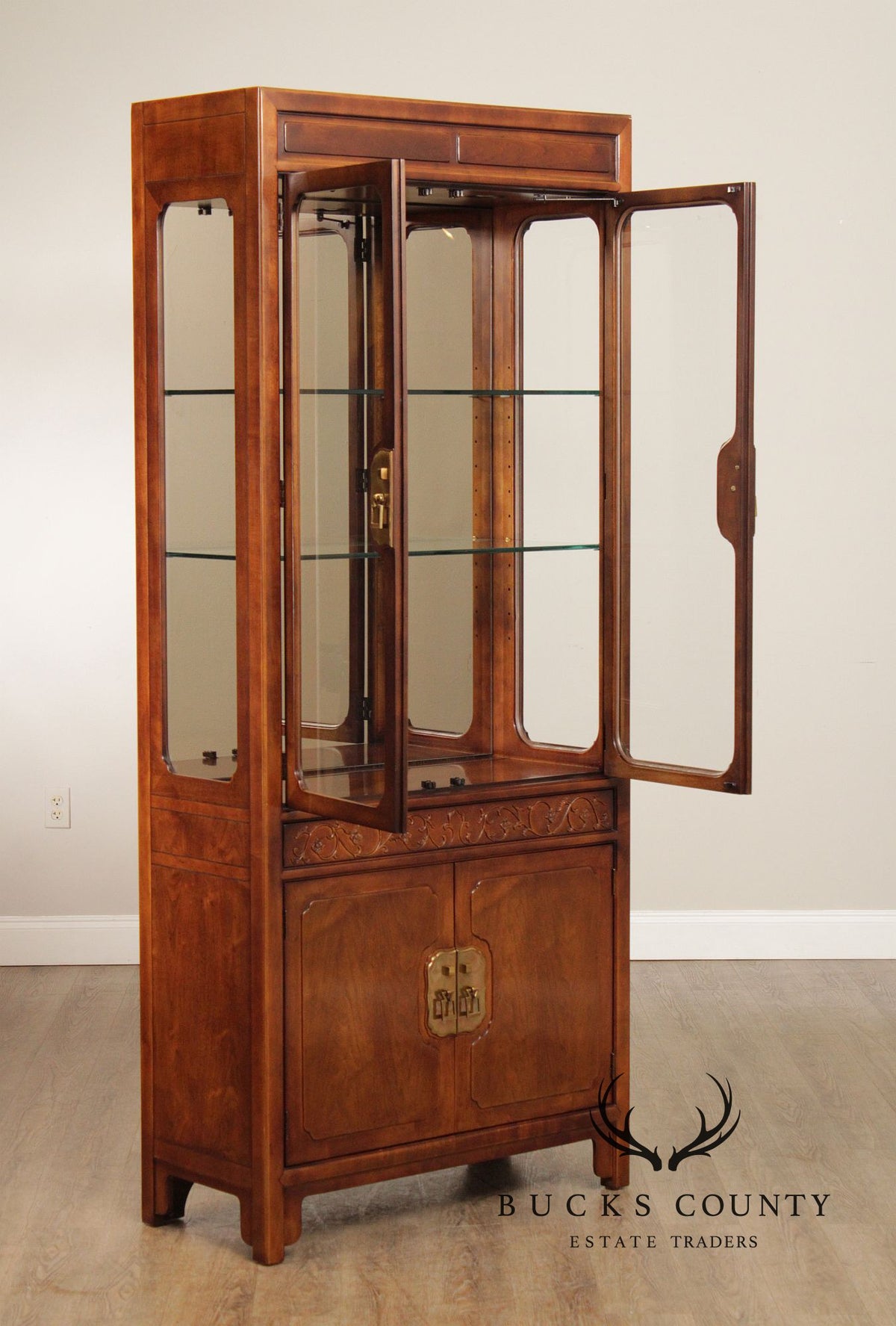 Henredon 'Folio 16' Asian Inspired Display Cabinet