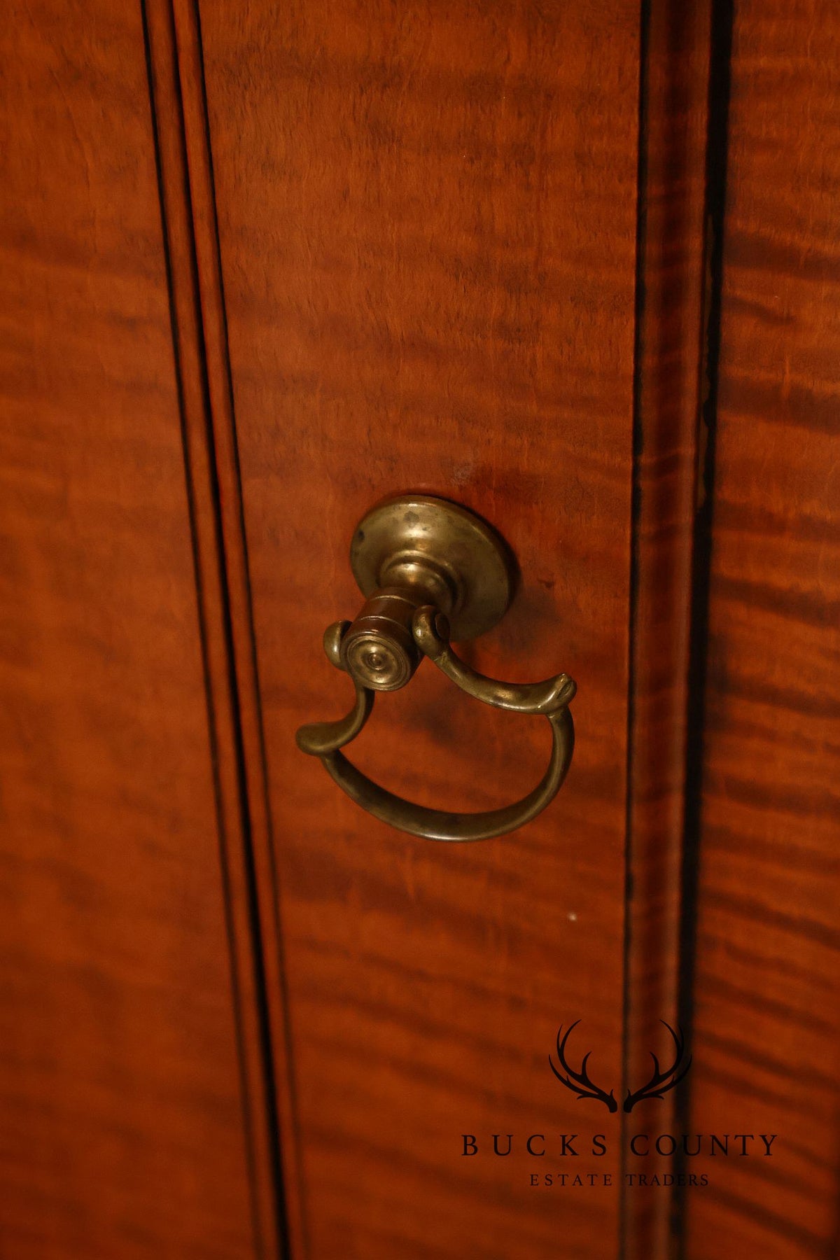Louis Irion Tiger Maple Corner Cabinet*