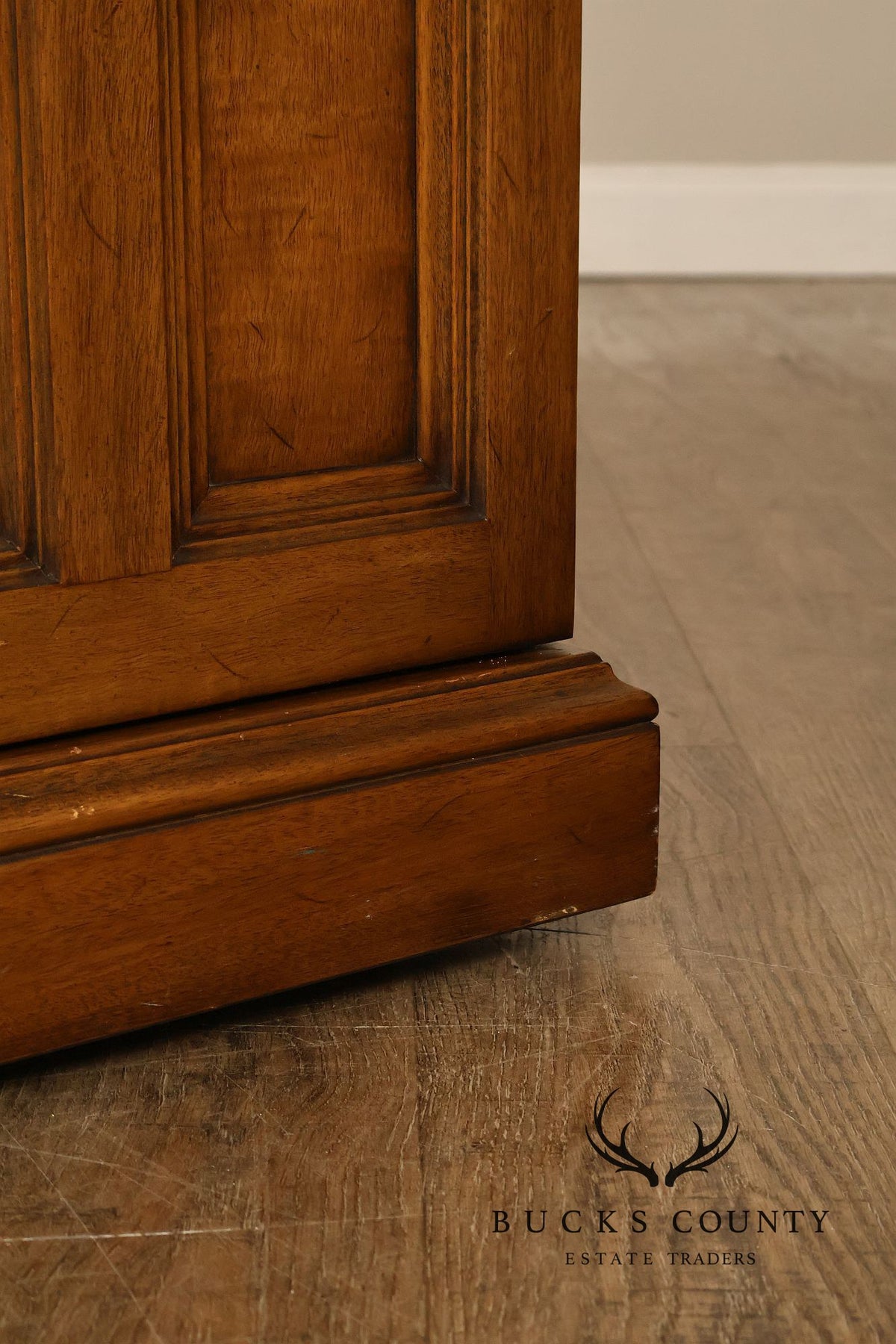 Henredon Mid Century Modern Walnut Sideboard