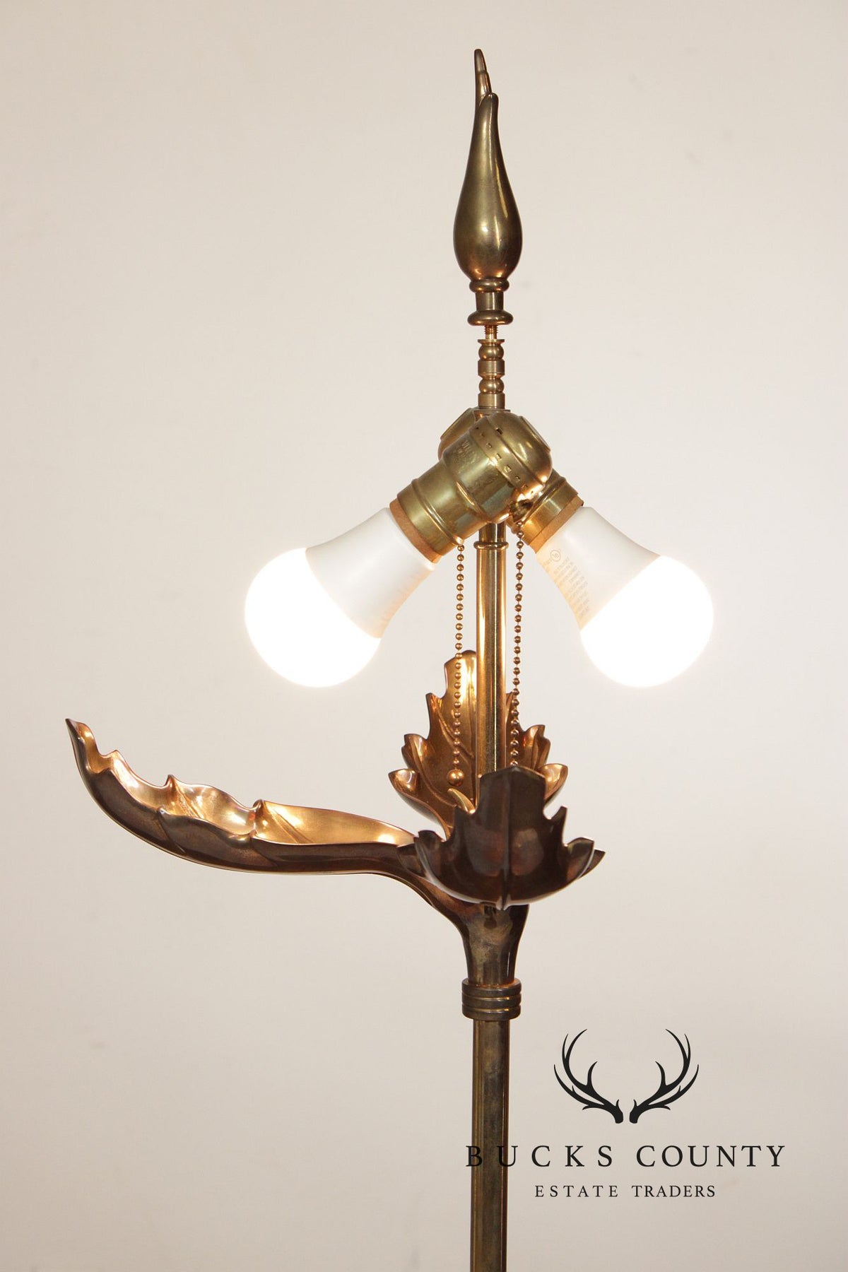 Vintage Chapman Brass Acanthus Leaf Table Lamp