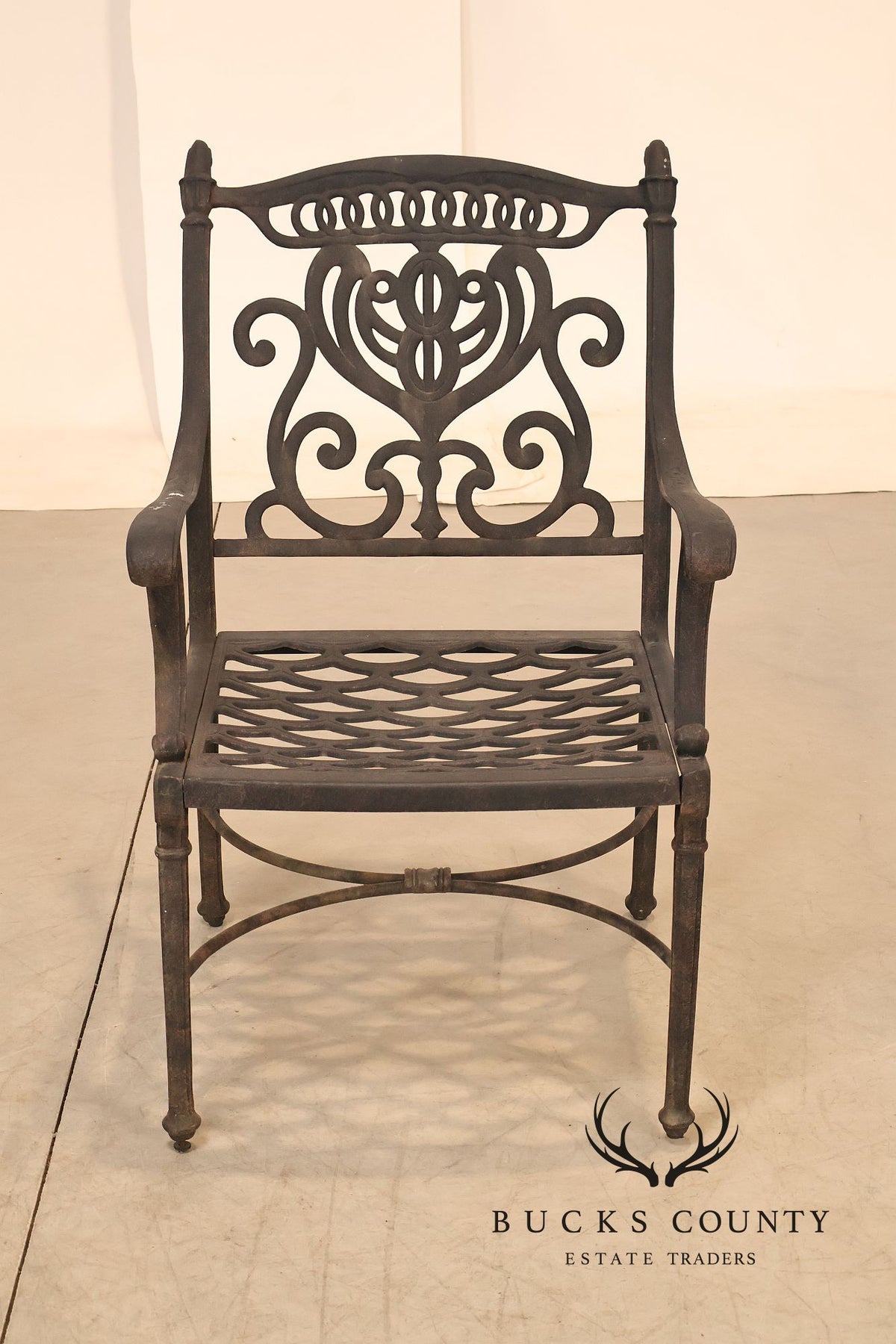 Hanamint Outdoor Round Cast Aluminum Dining Table and Chair Set