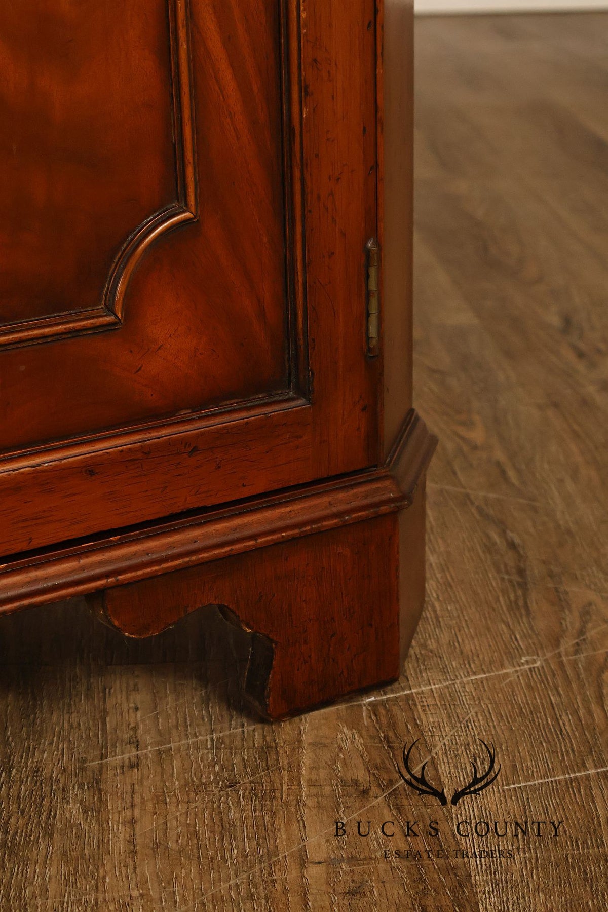 Georgian Style Narrow Mahogany Corner Cabinet With Geometric Glass Door