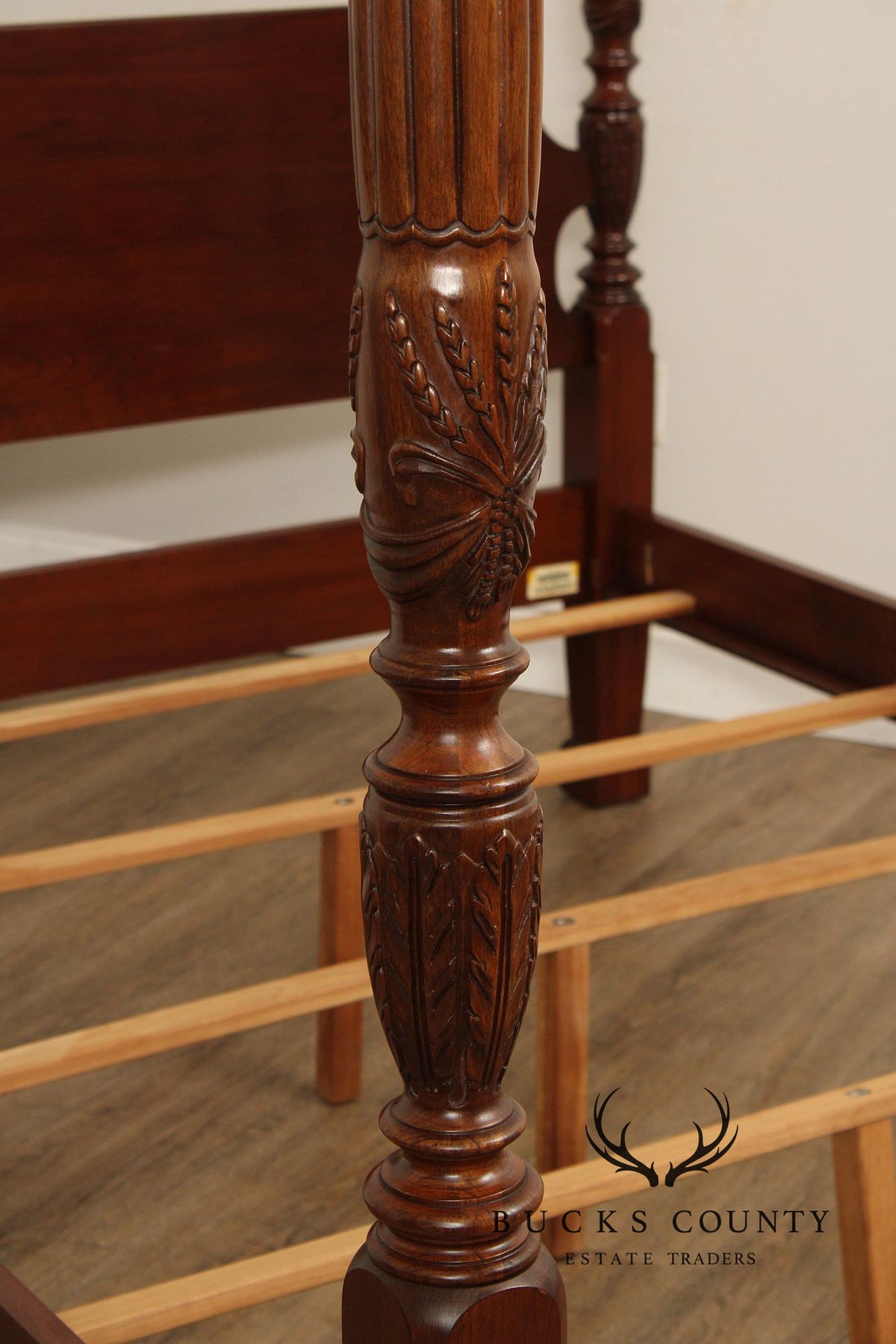 Ethan Allen 'Georgian Court' Cherry Rice Carved Queen  Size Poster Bed