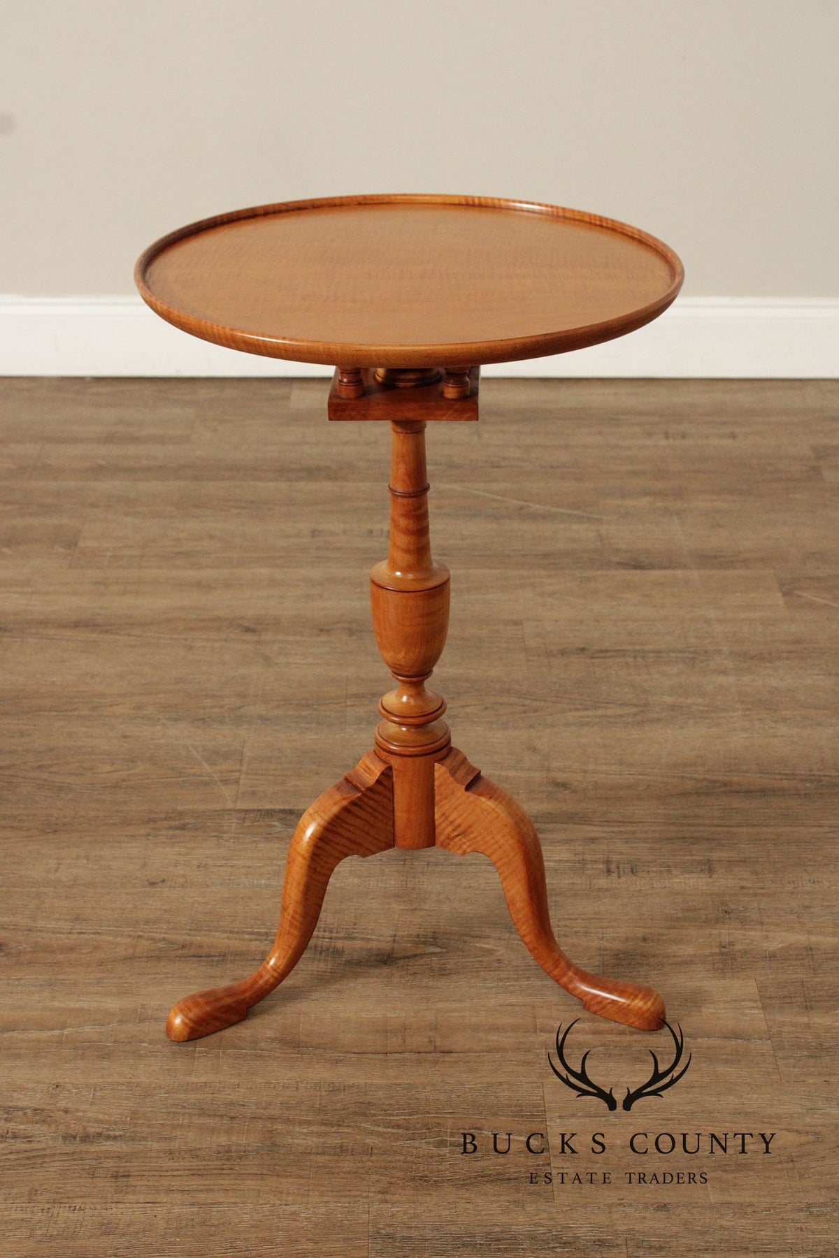 Custom Quality Queen Anne Style Tiger Maple Round Side Table