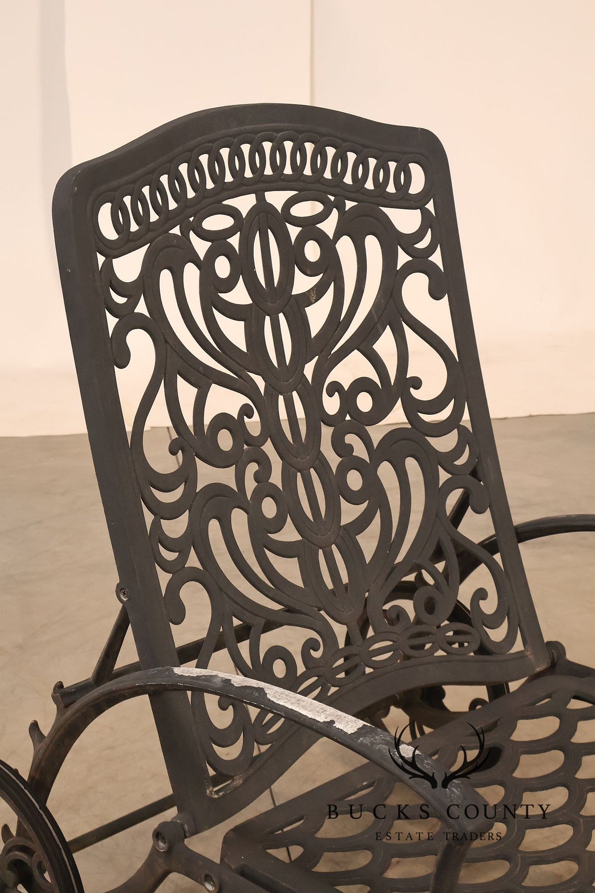 Hanamint Tuscany Pair Of Cast Aluminum Outdoor Chaise Lounge Chairs