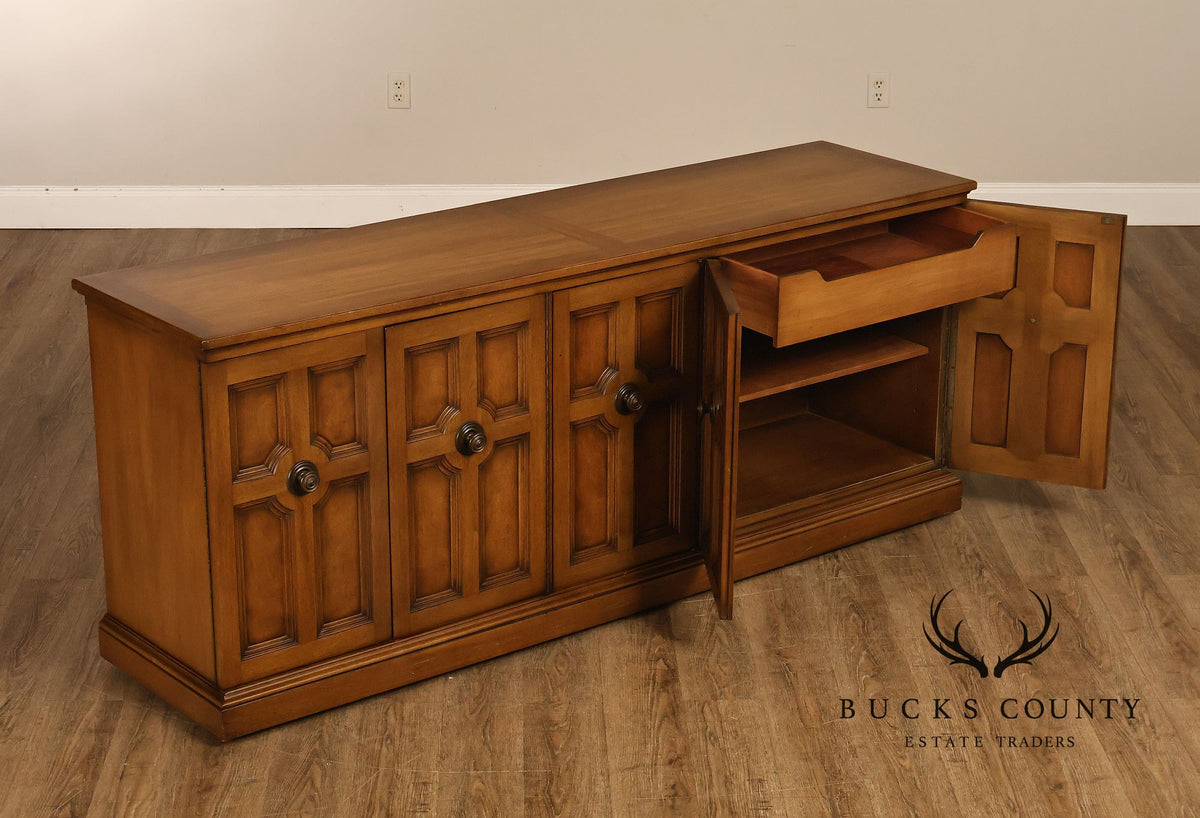 Henredon Mid Century Modern Walnut Sideboard
