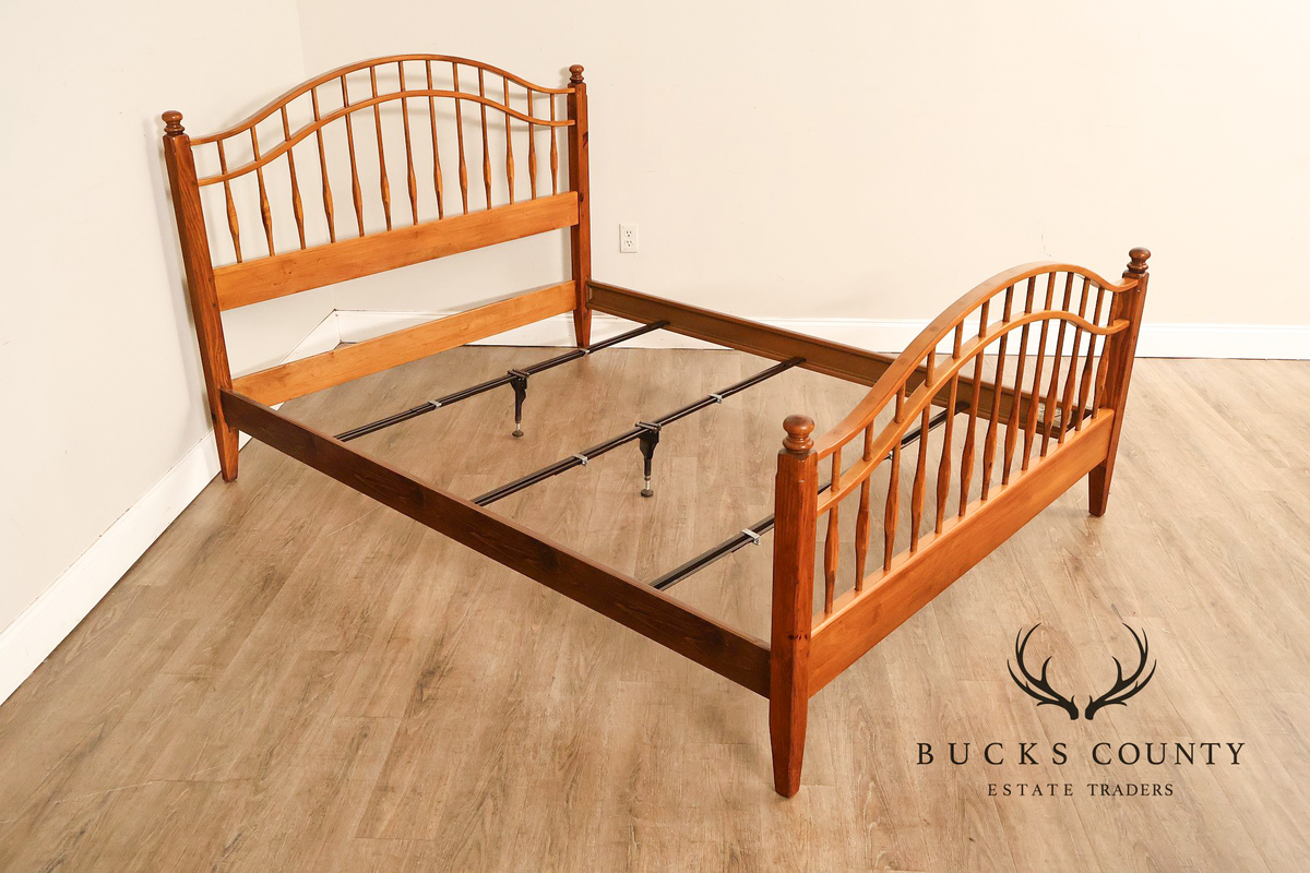 Ethan Allen 'Country Crossings' Queen Size Windsor Bed