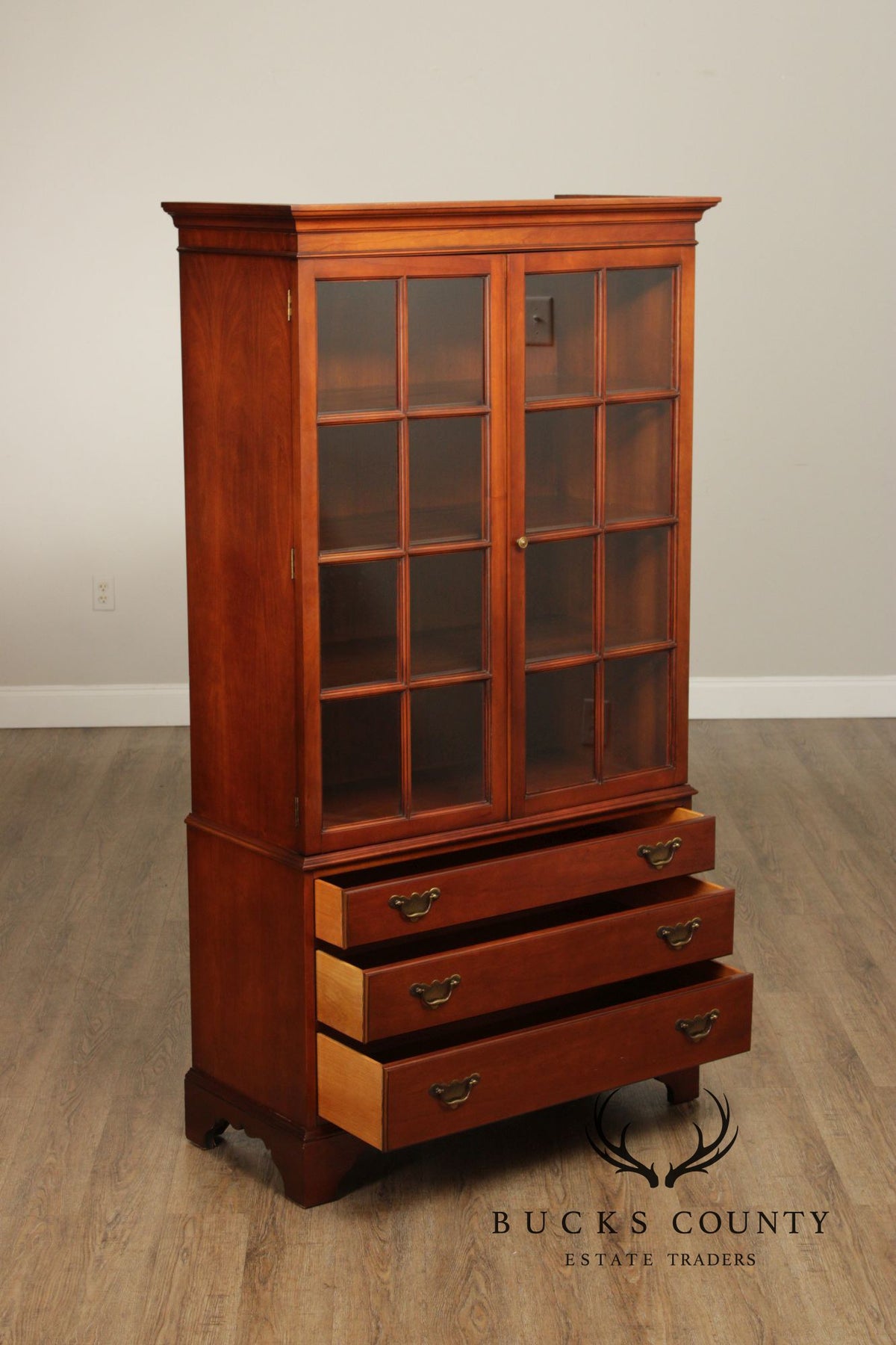 Drexel Chippendale Style Cherry Bookcase Display Cabinet
