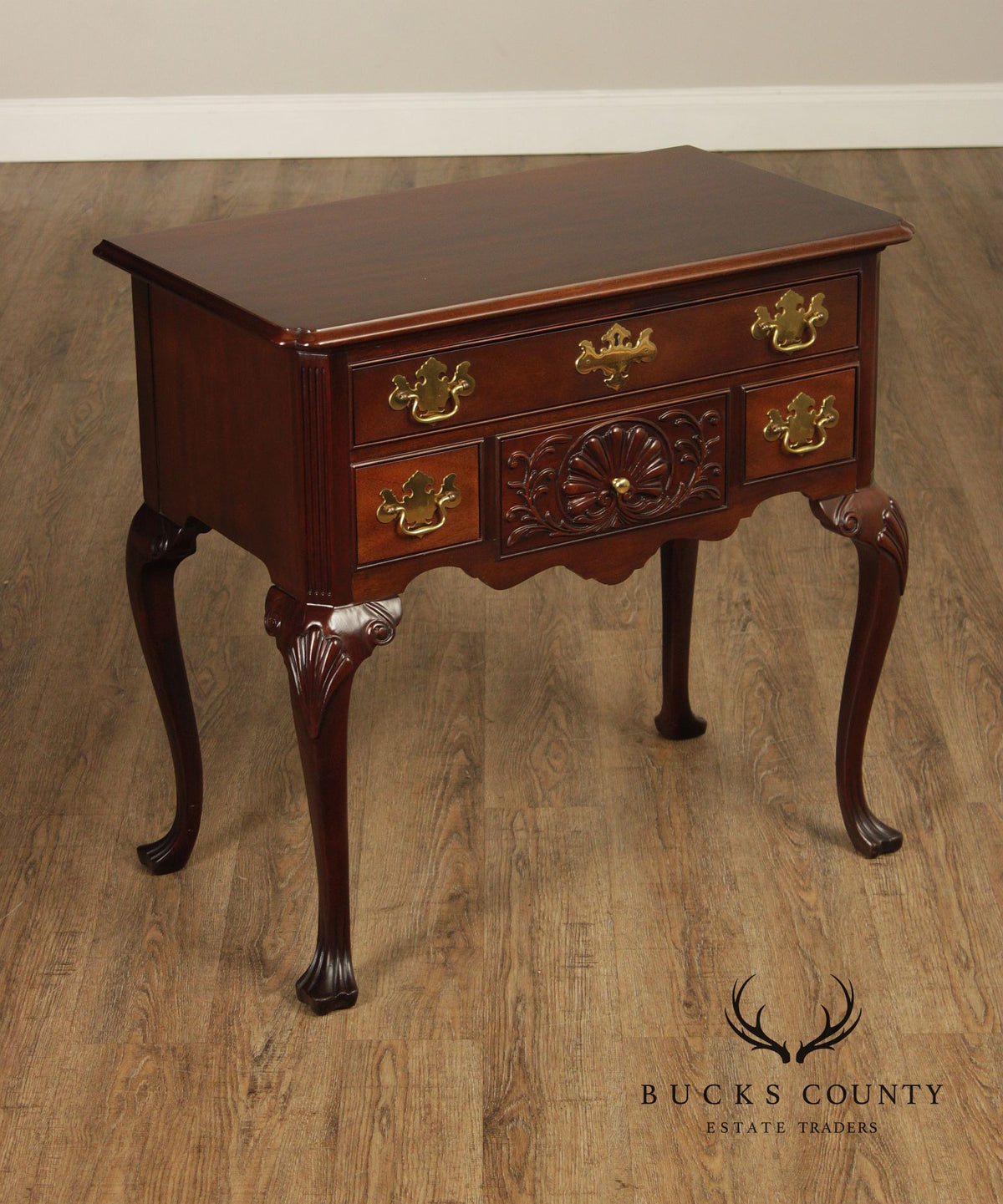 Councill Craftsmen Georgian Style Mahogany Shell Carved Lowboy