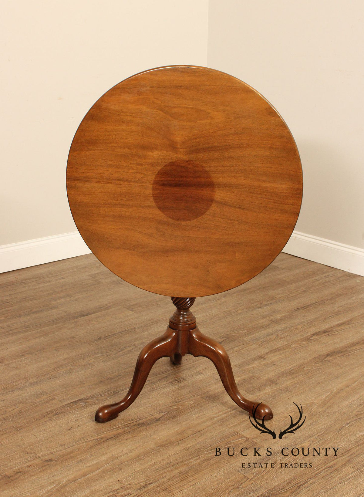 Pair of Kittinger Historic Newport Mahogany Tilt-Top Pedestal Tables