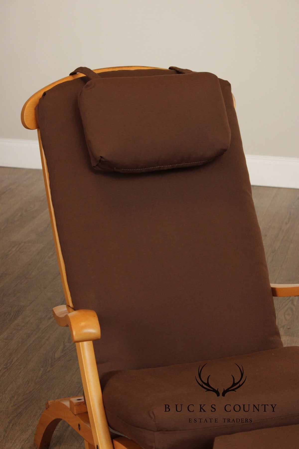 Vintage Campaign Style Pair of Maple Folding Cruise Ship Steamer Lounge Chairs
