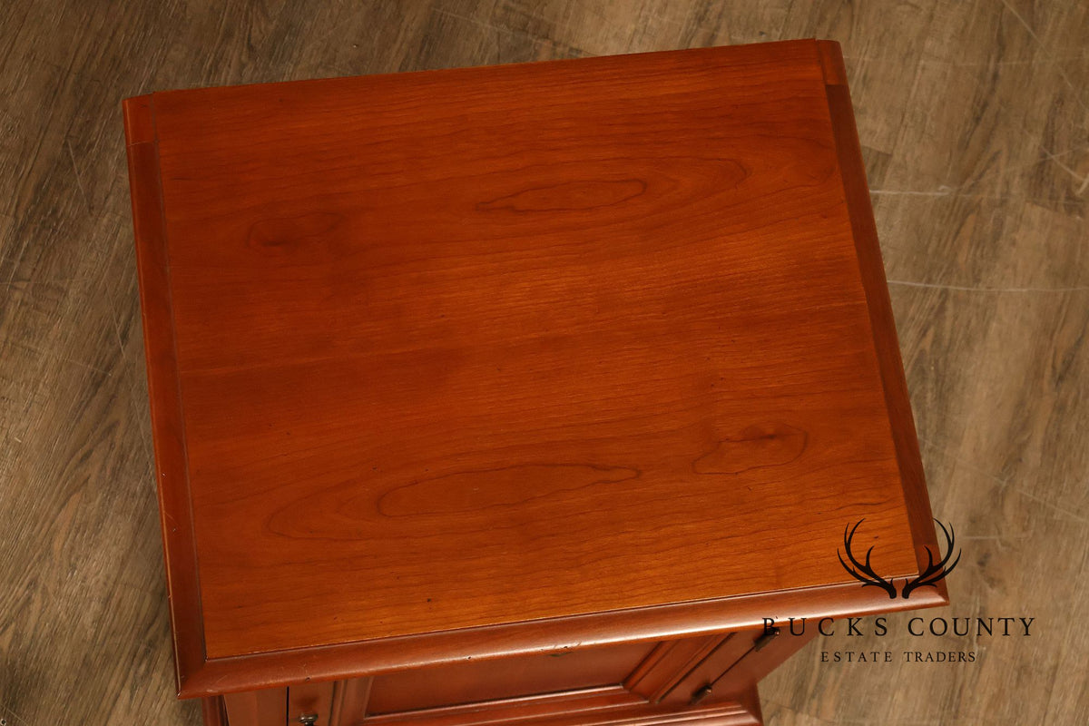 Ethan Allen 'Medallion' Pair of Cherry Bedside Cabinets Nightstands