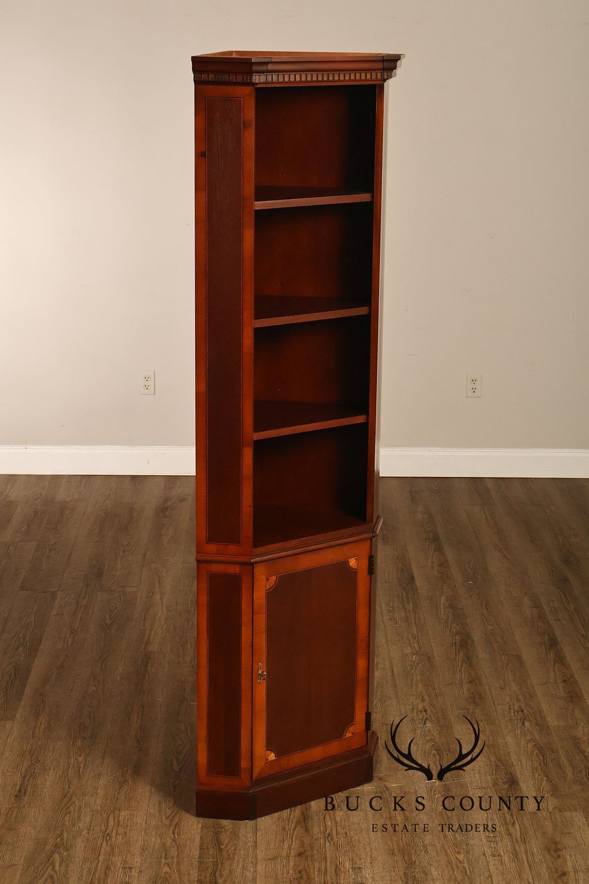 Heckman Furniture Federal Style Mahogany Corner Cabinet With Inlay