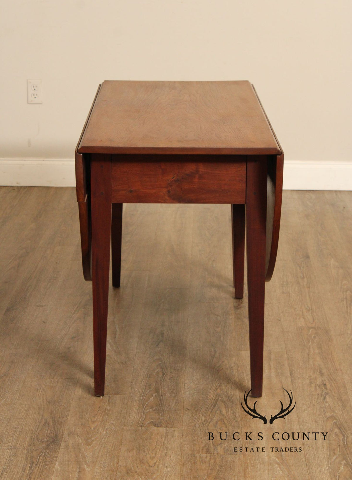 Vintage Walnut Federal Style Drop Leaf Gateleg Dining Table