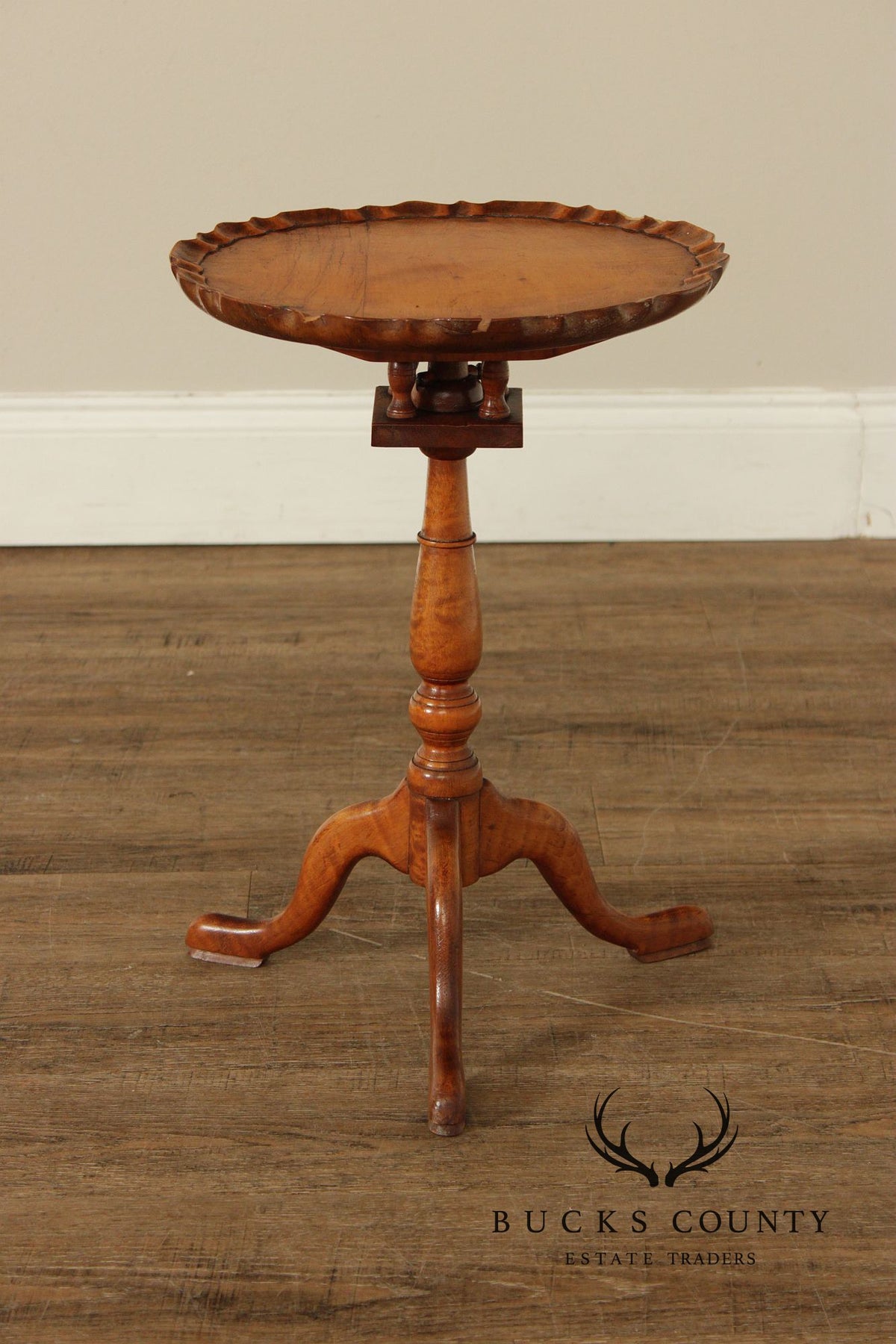 Queen Anne Style Tiger Maple Pie Crust Tilt Top Side Table