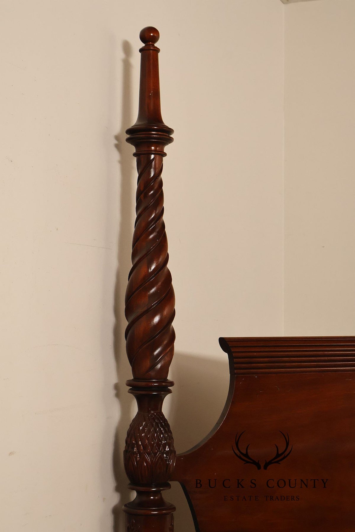 Lexington Furniture Carved Mahogany King Four Poster Bed