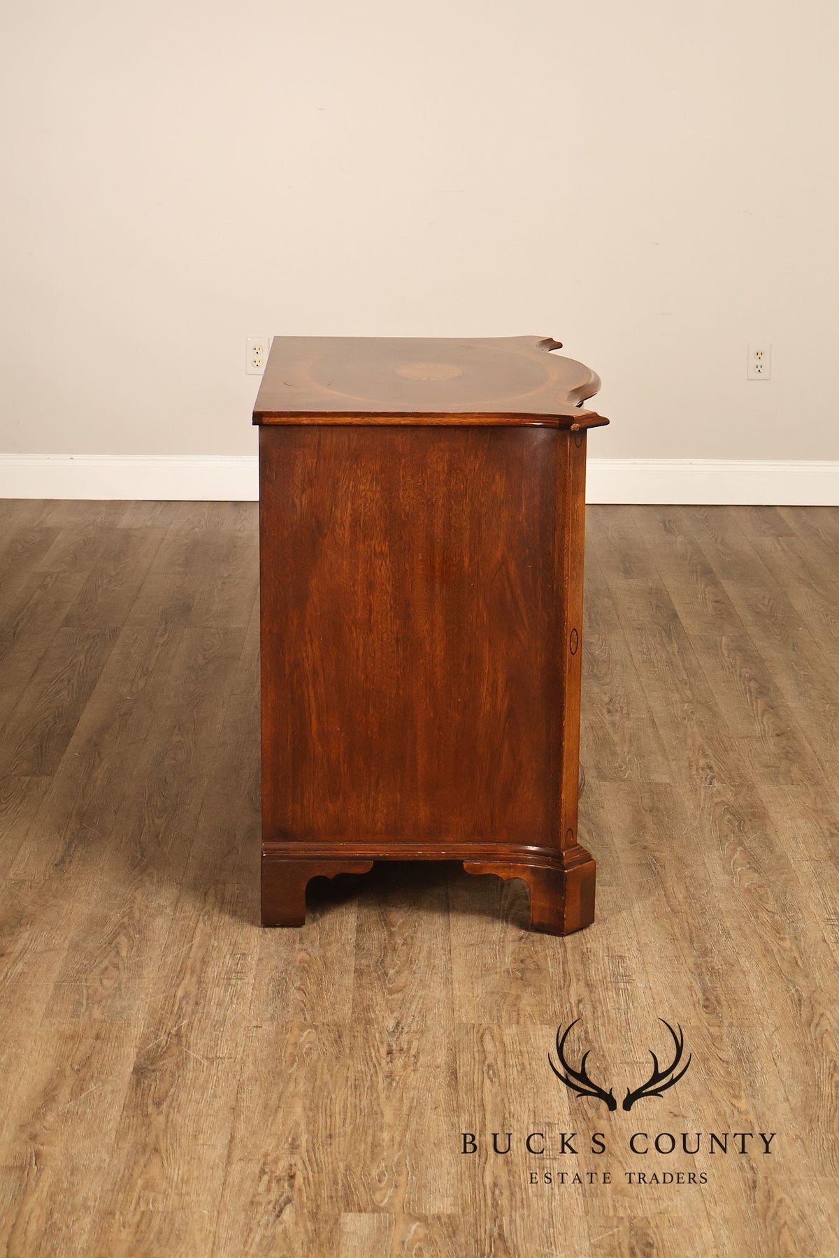 Henredon Historic Natchez Collection Inlaid Mahogany Chest of Drawers