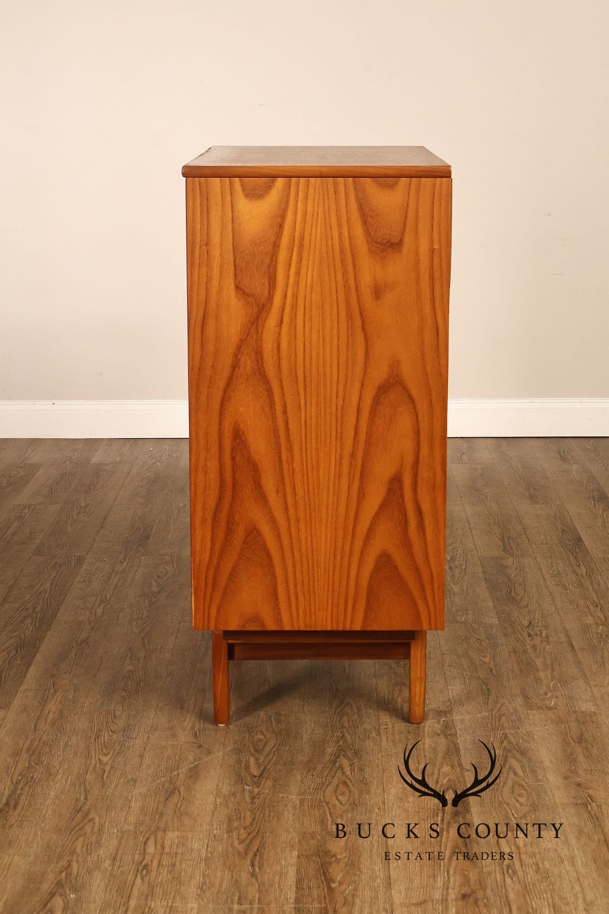 Stanley Furniture Mid Century Modern Chest of Drawers