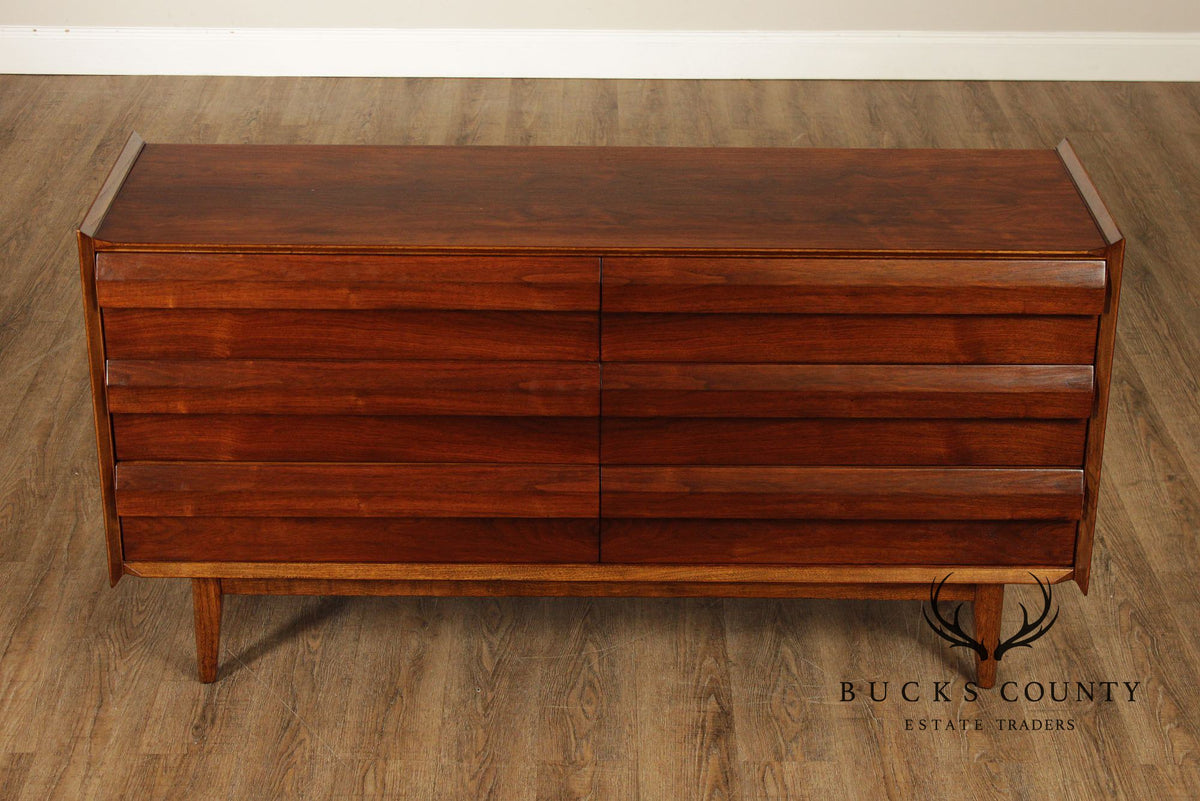 Lane 'First Edition' Mid Century Modern Walnut Dresser