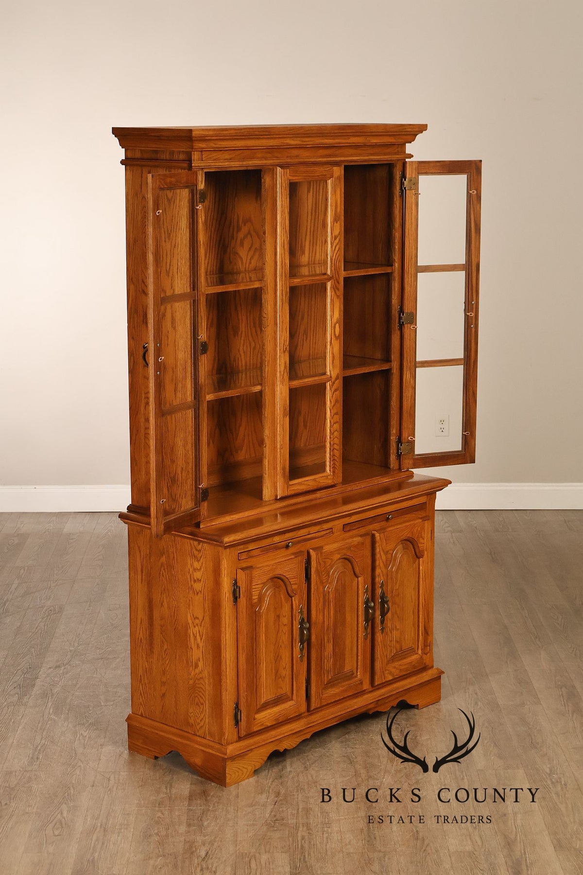 Nichols And Stone Oak Lighted China Cabinet