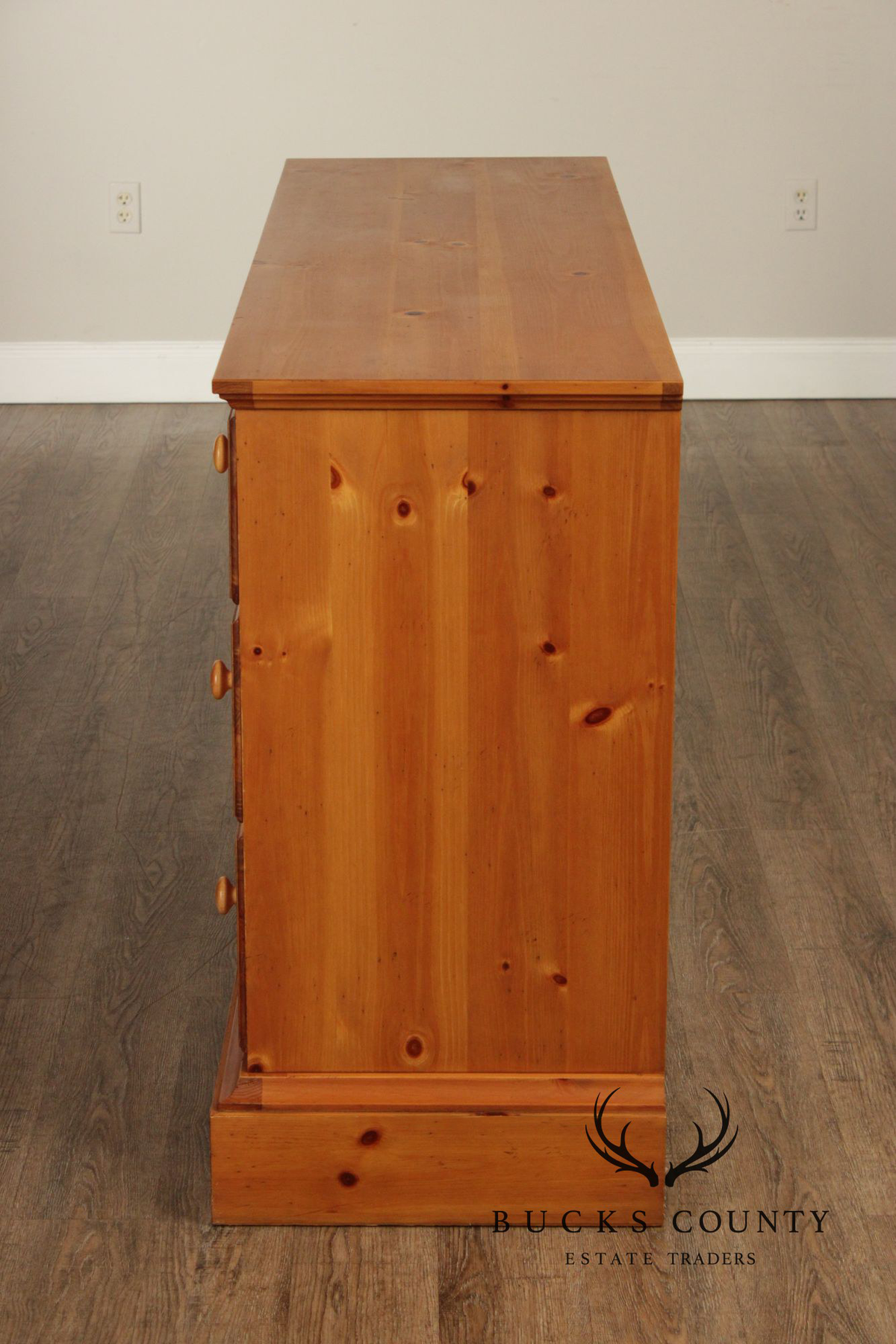 Lane 'The America Collection' Pine Dresser